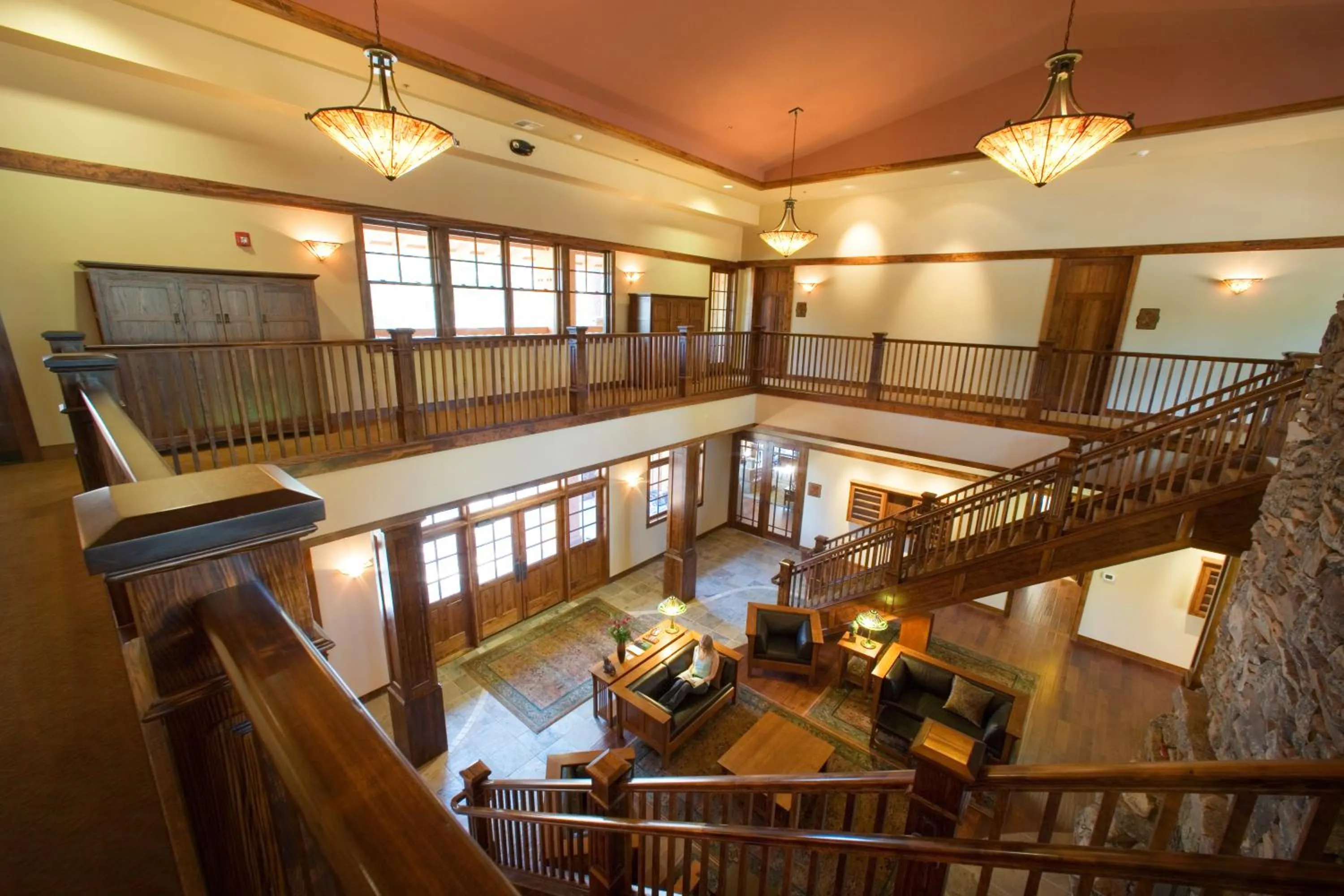 Lobby or reception in FivePine Lodge