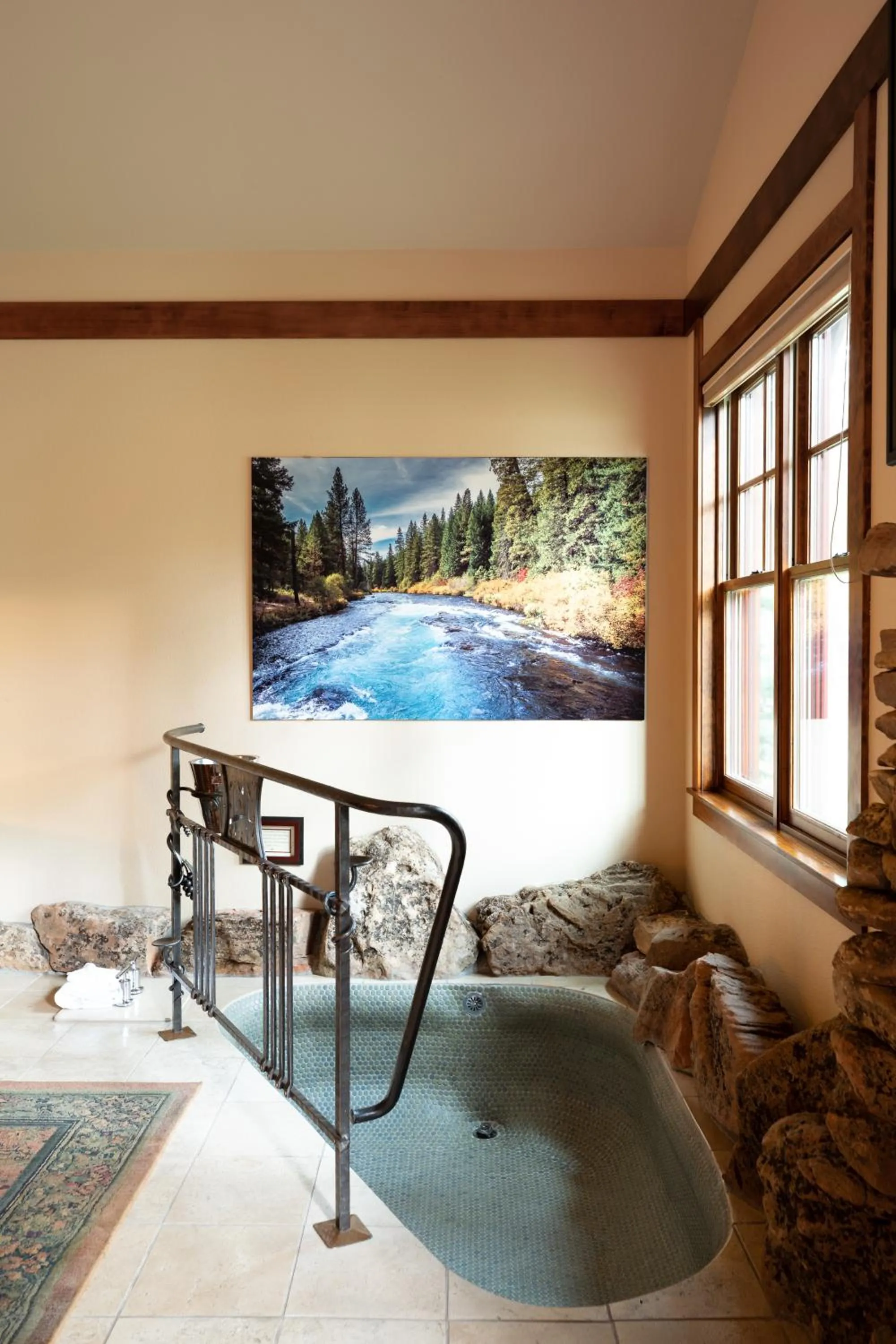 Bath in FivePine Lodge