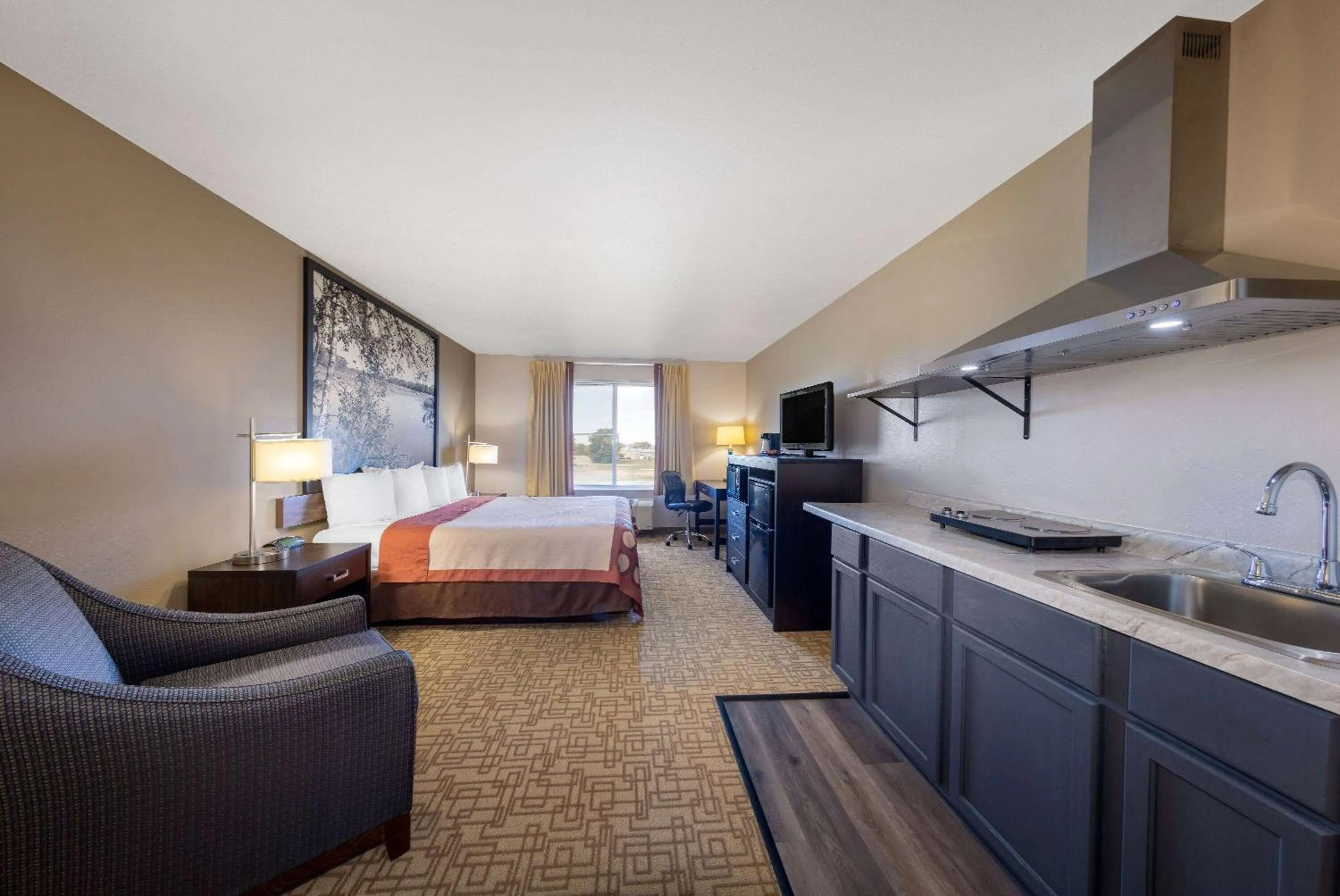 Photo of the whole room, Bed in Super 8 by Wyndham Jackson MN