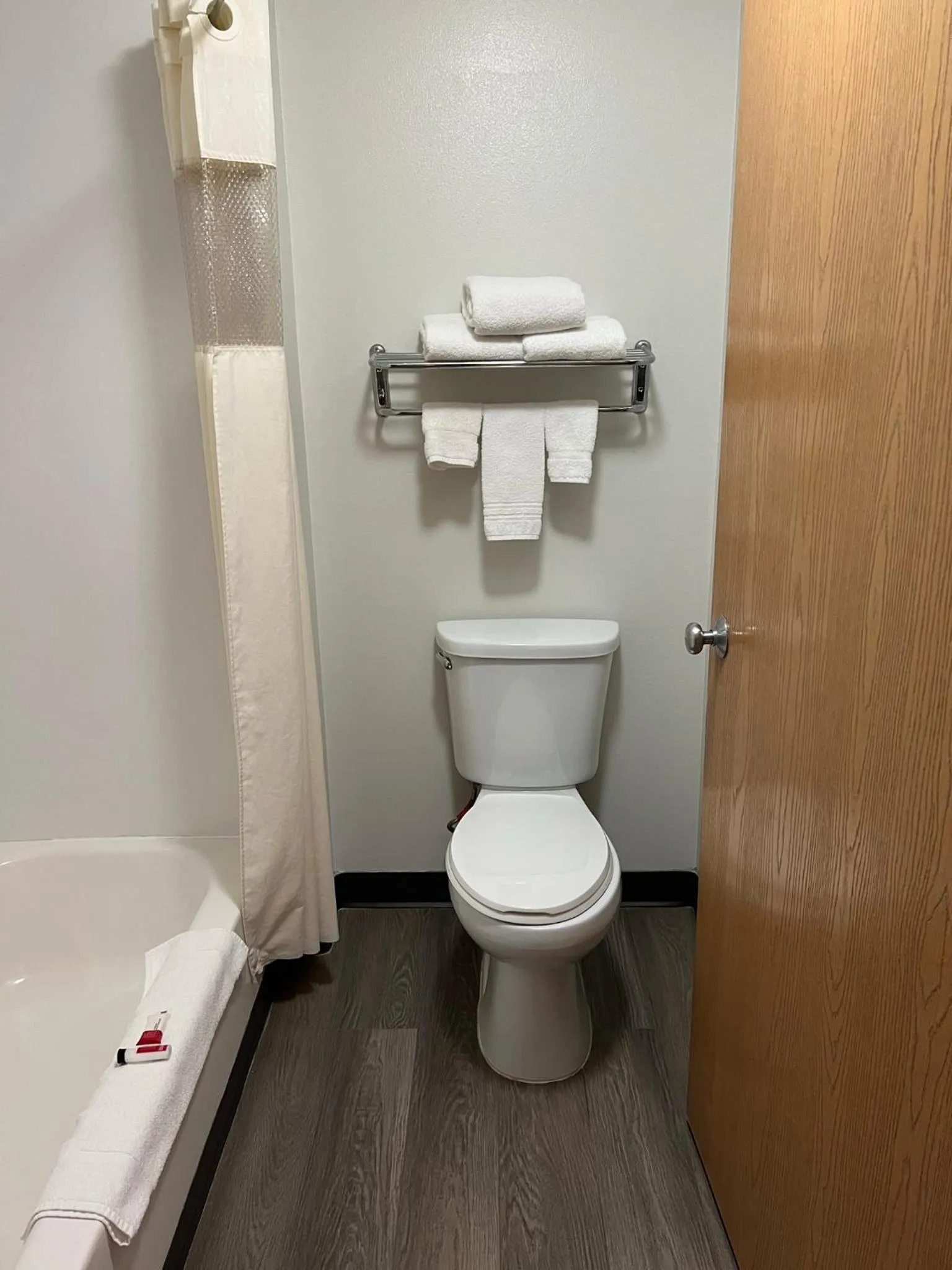 Super 8 by Wyndham Jackson MN