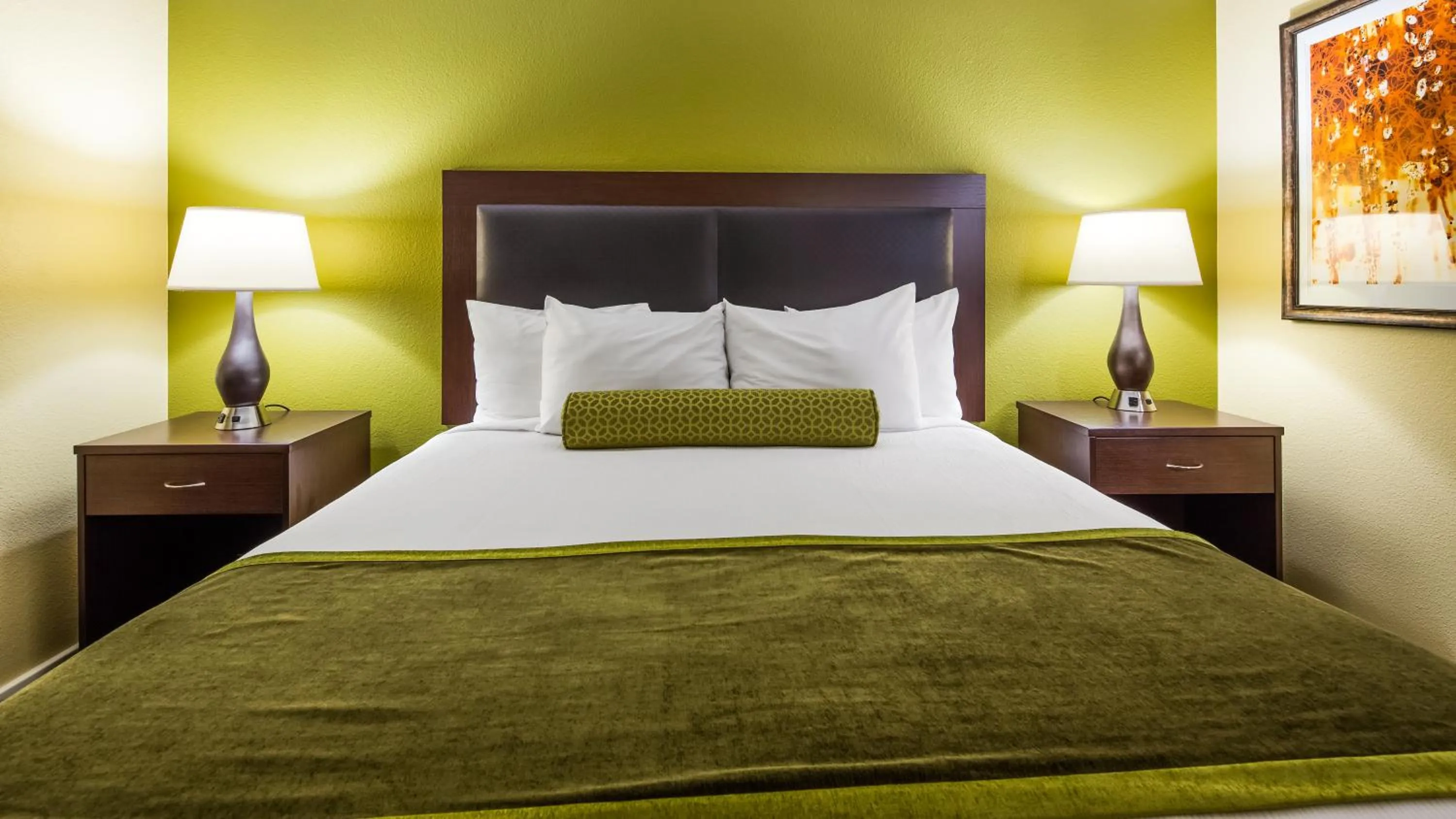 Bedroom, Bed in Best Western Plus Casino Royale - Center Strip