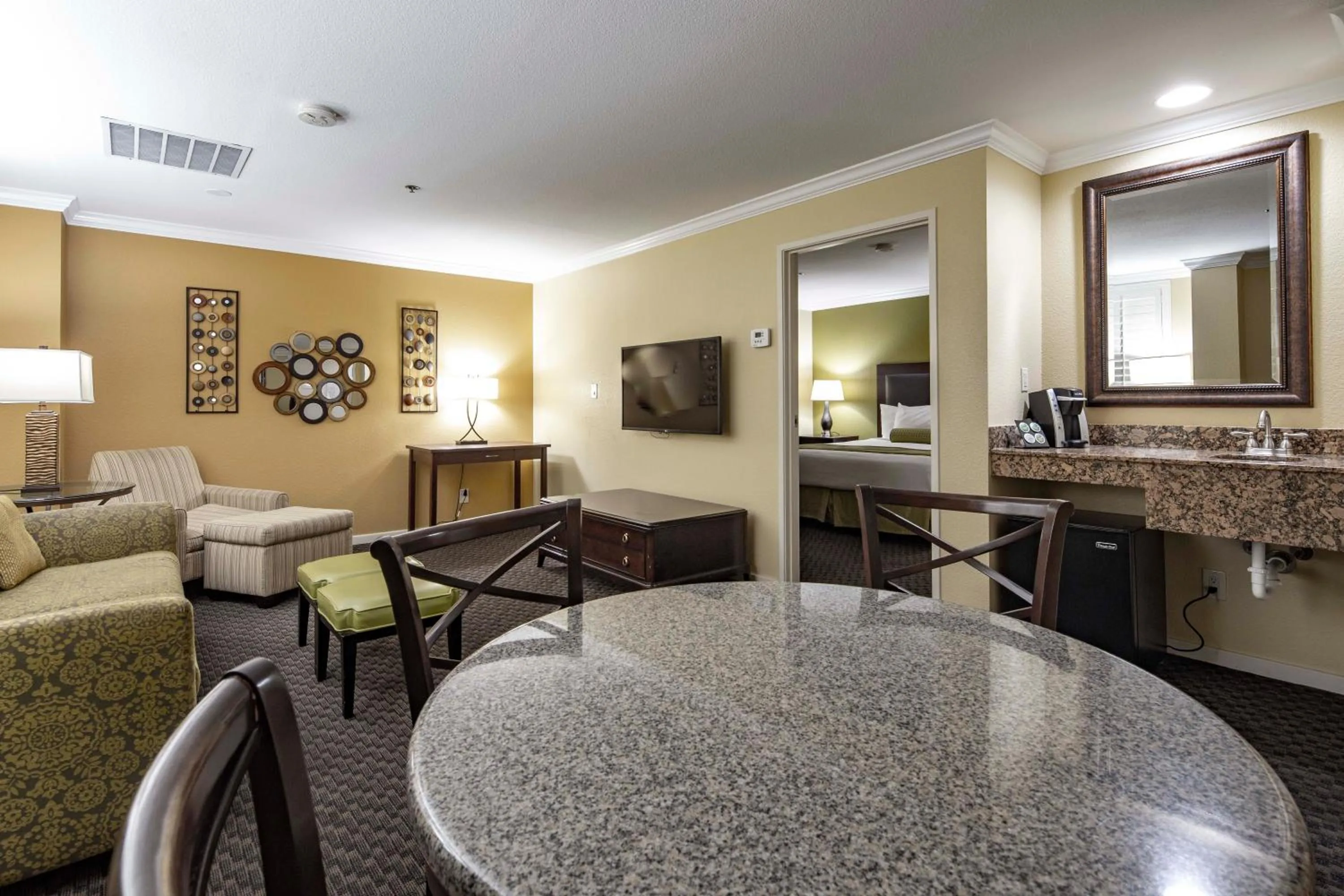 TV and multimedia in Best Western Plus Casino Royale - Center Strip