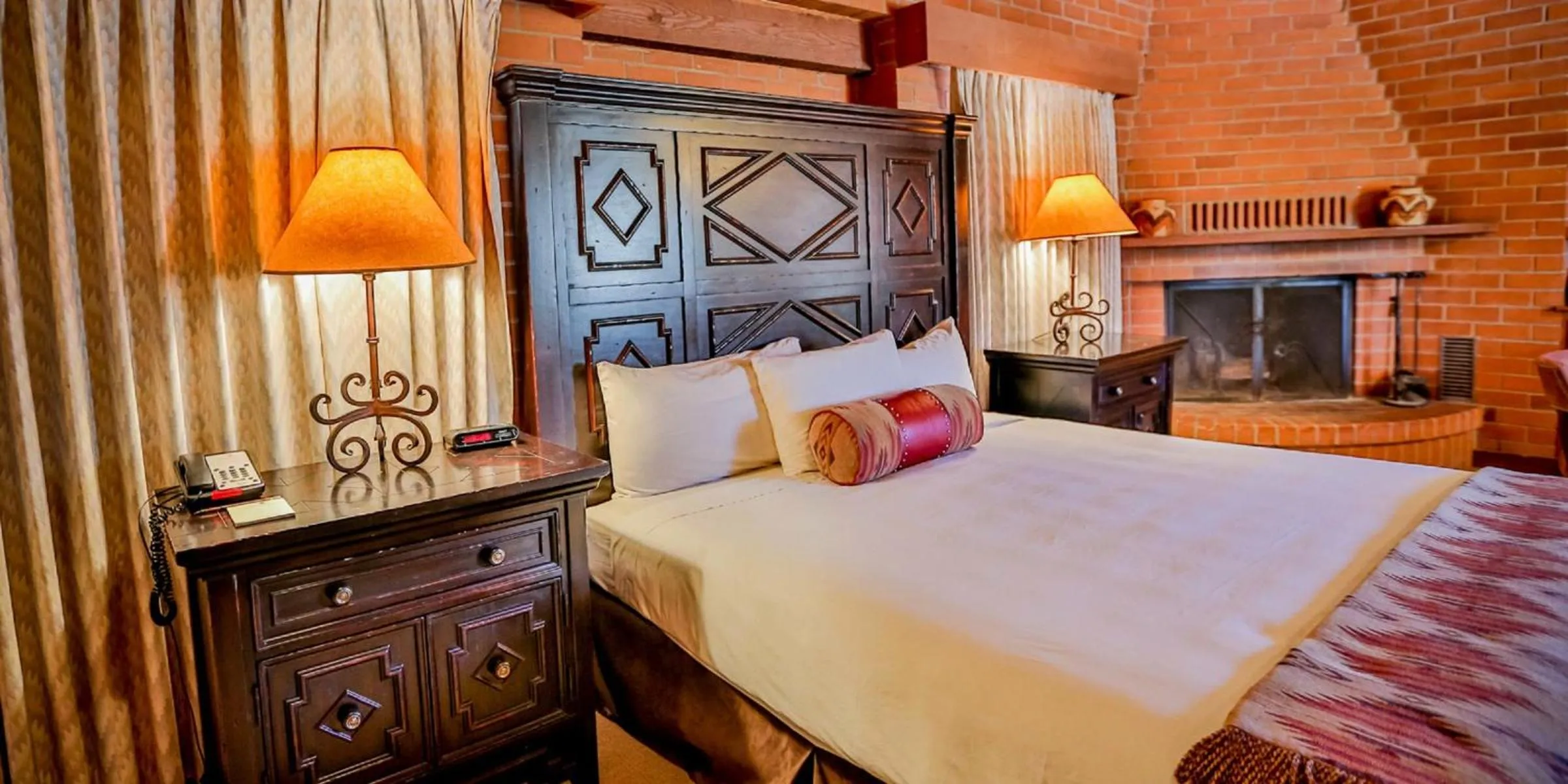 Bed in Tanque Verde Guest Ranch