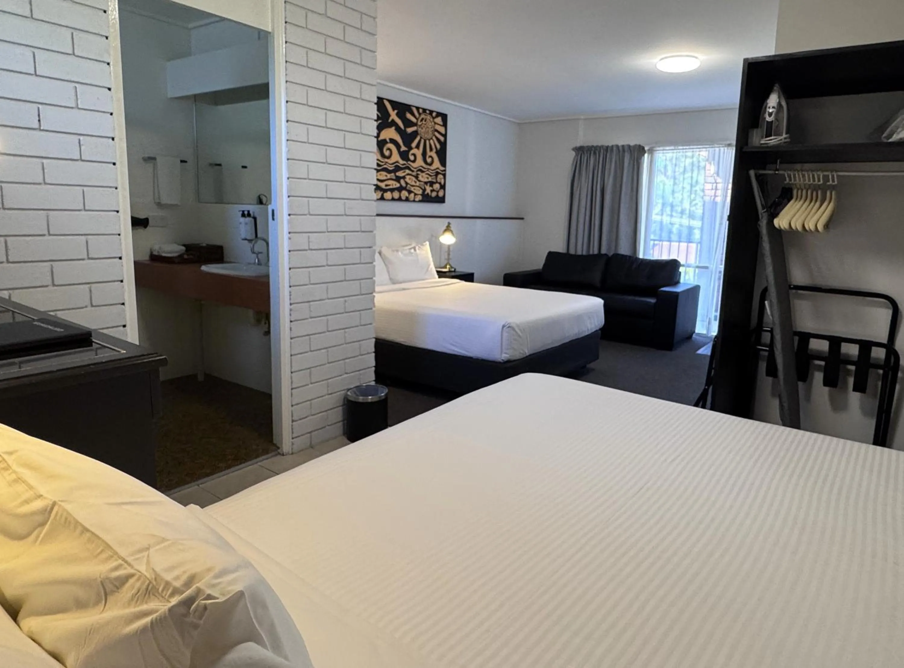 Photo of the whole room, Bed in Matador Motor Inn