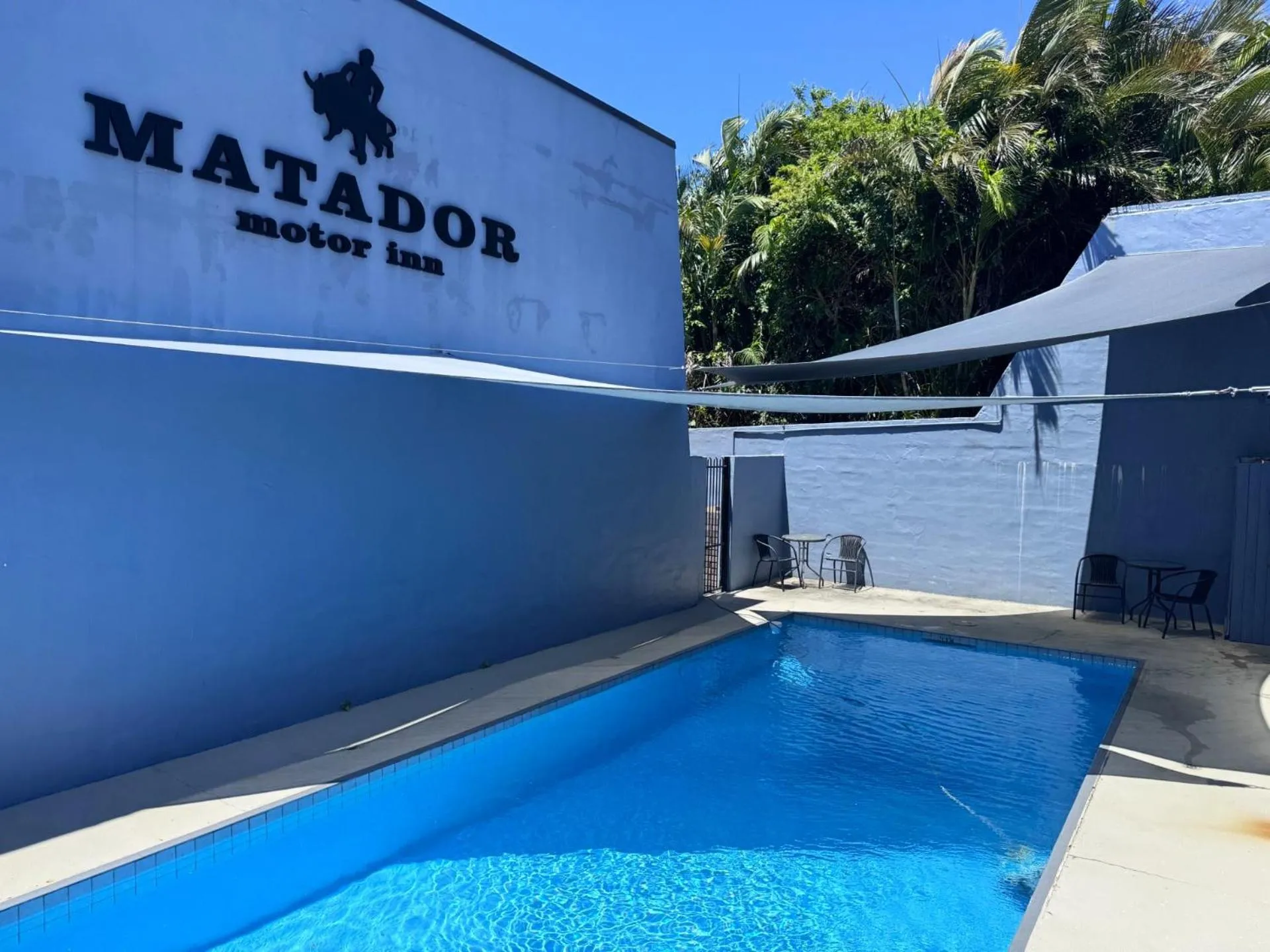 Swimming pool in Matador Motor Inn