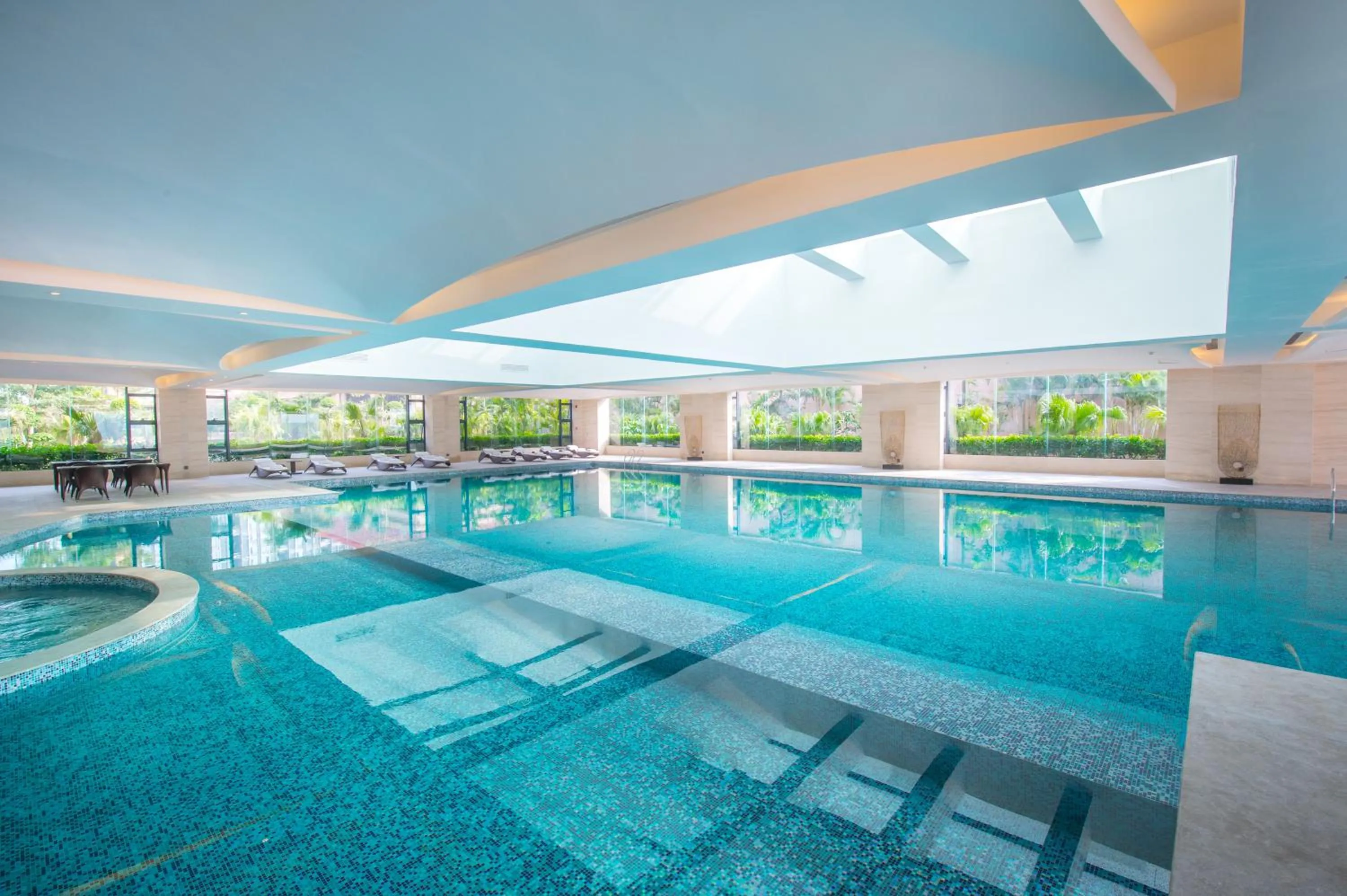 Swimming pool in Hilton Zhongshan Downtown