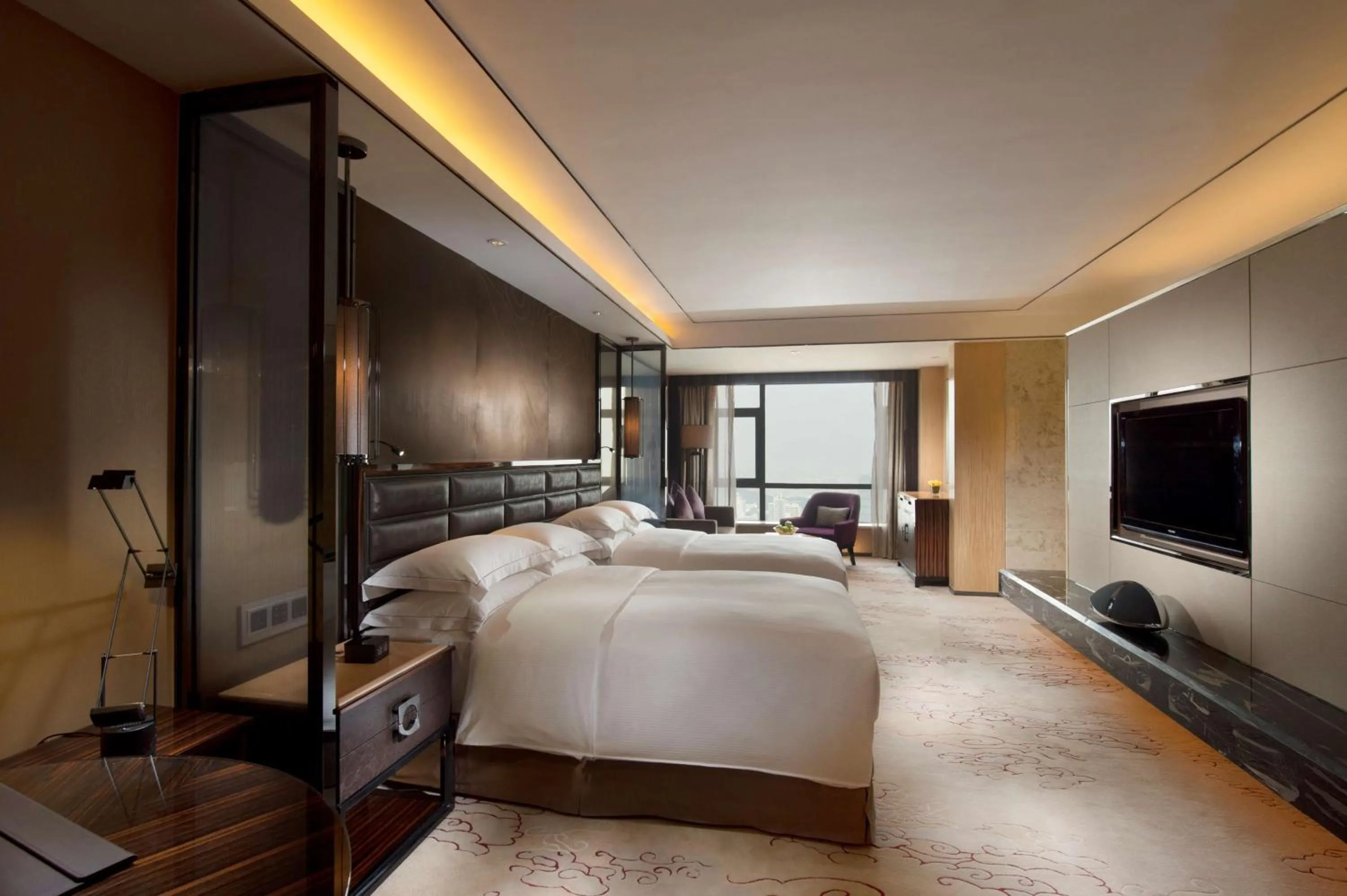 Bedroom, Bed in Hilton Zhongshan Downtown