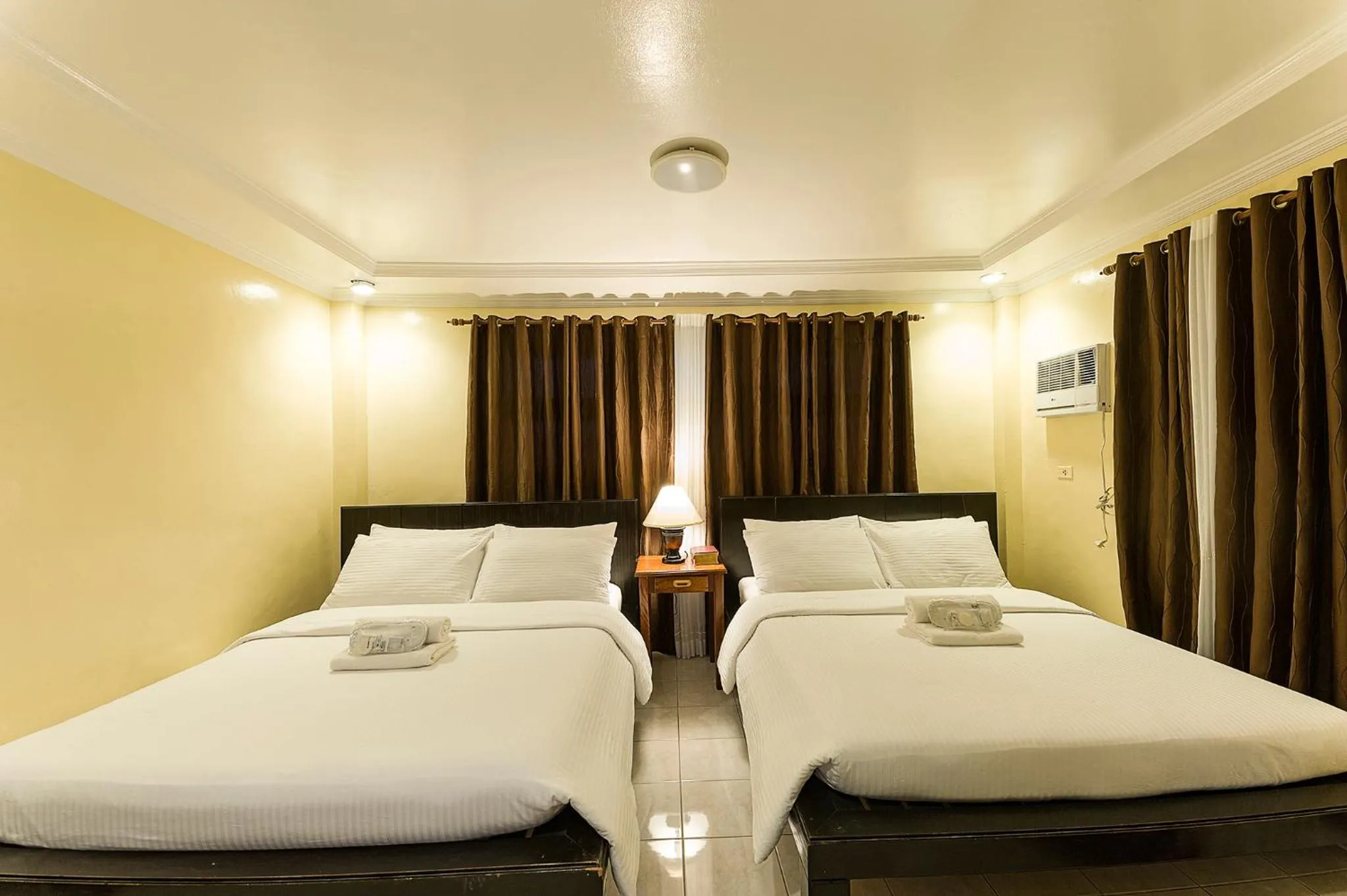 Bed in Batanes Seaside Lodge & Restaurant