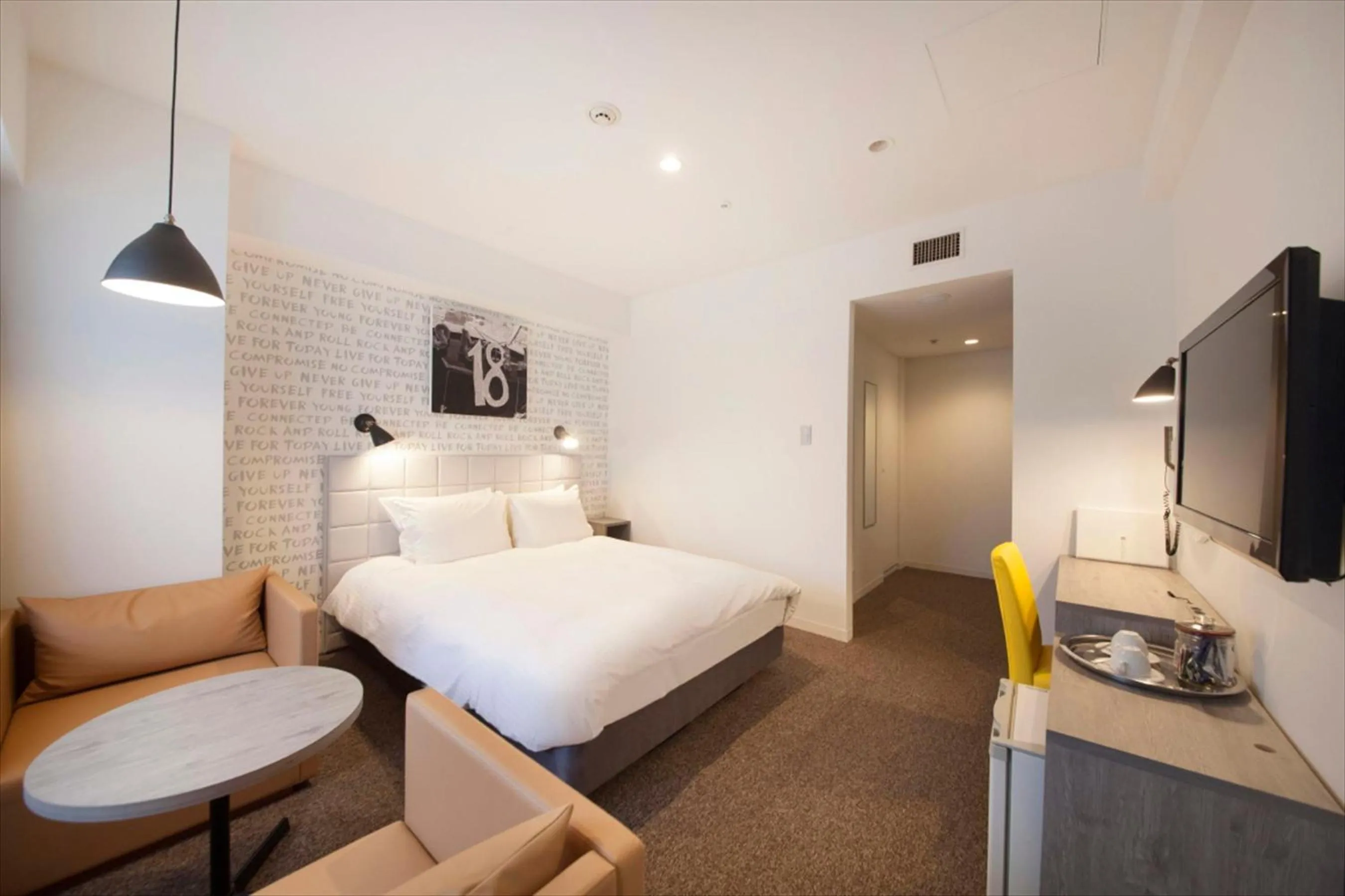 Photo of the whole room, Bed in Hotel Plumm