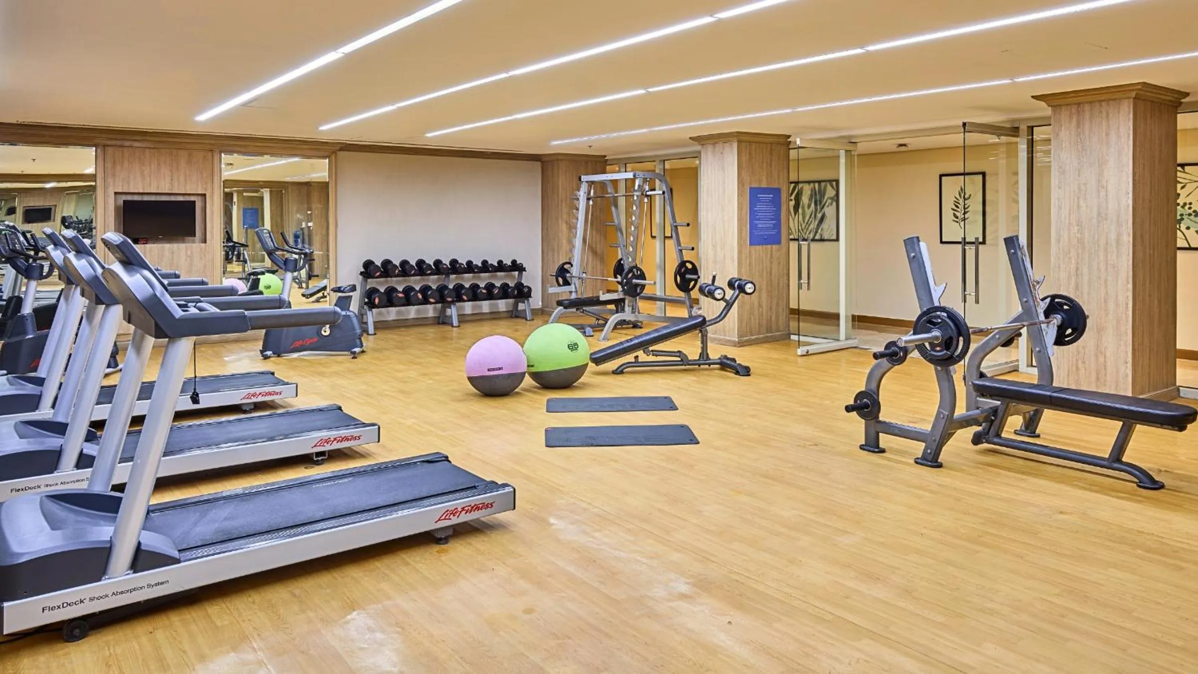Fitness centre/facilities in Twin Lakes Hotel near Tagaytay