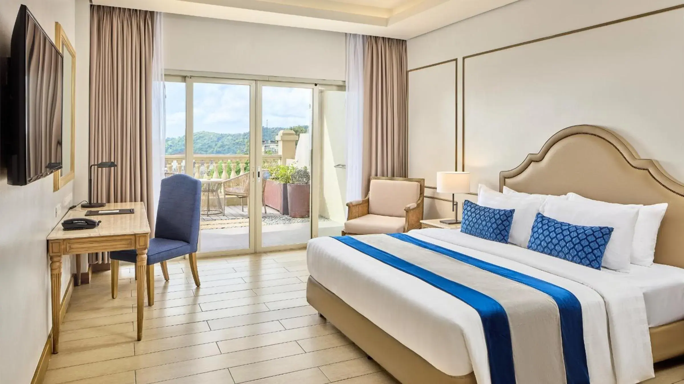 Premier Twin in Twin Lakes Hotel near Tagaytay Premier Twin in Twin Lakes Hotel near Tagaytay