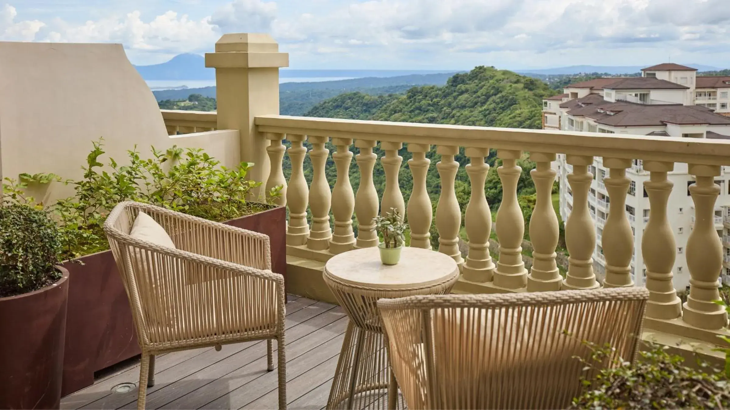 Premier King in Twin Lakes Hotel near Tagaytay Premier King in Twin Lakes Hotel near Tagaytay