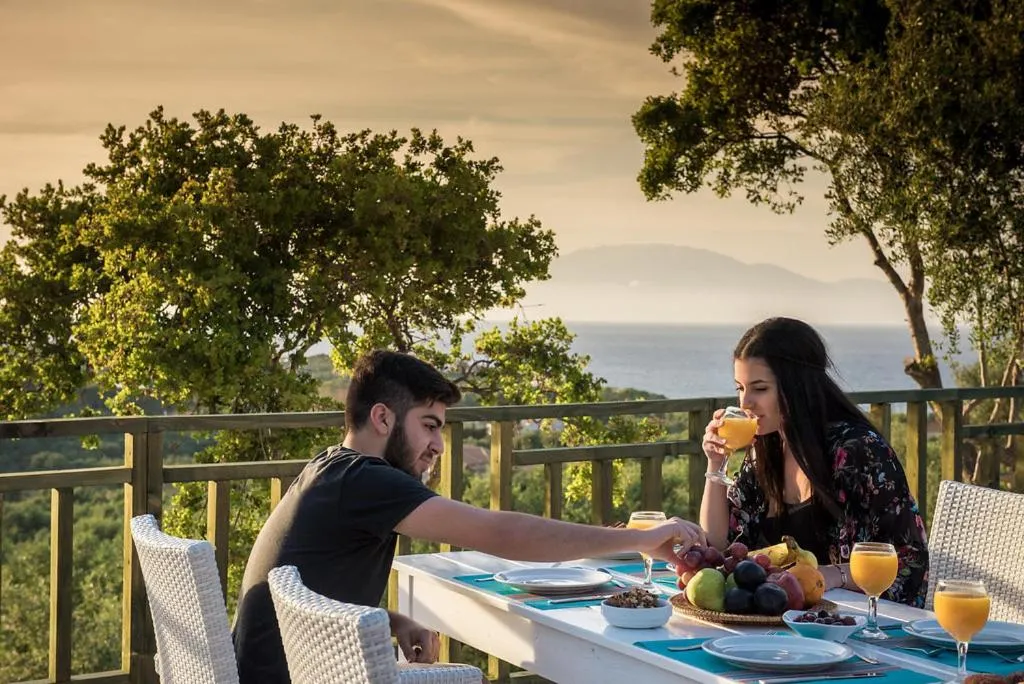 Restaurant/places to eat in Lofos Soilis