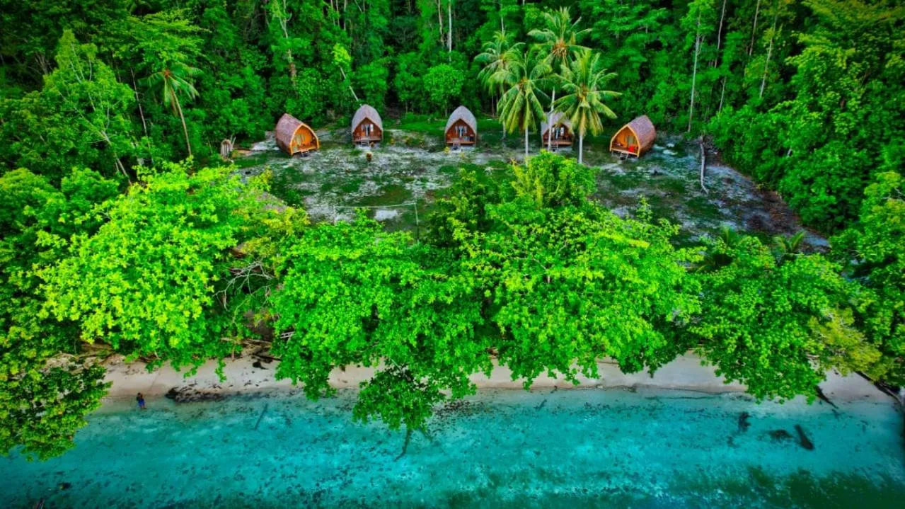 Tanjung Kalemo Resort