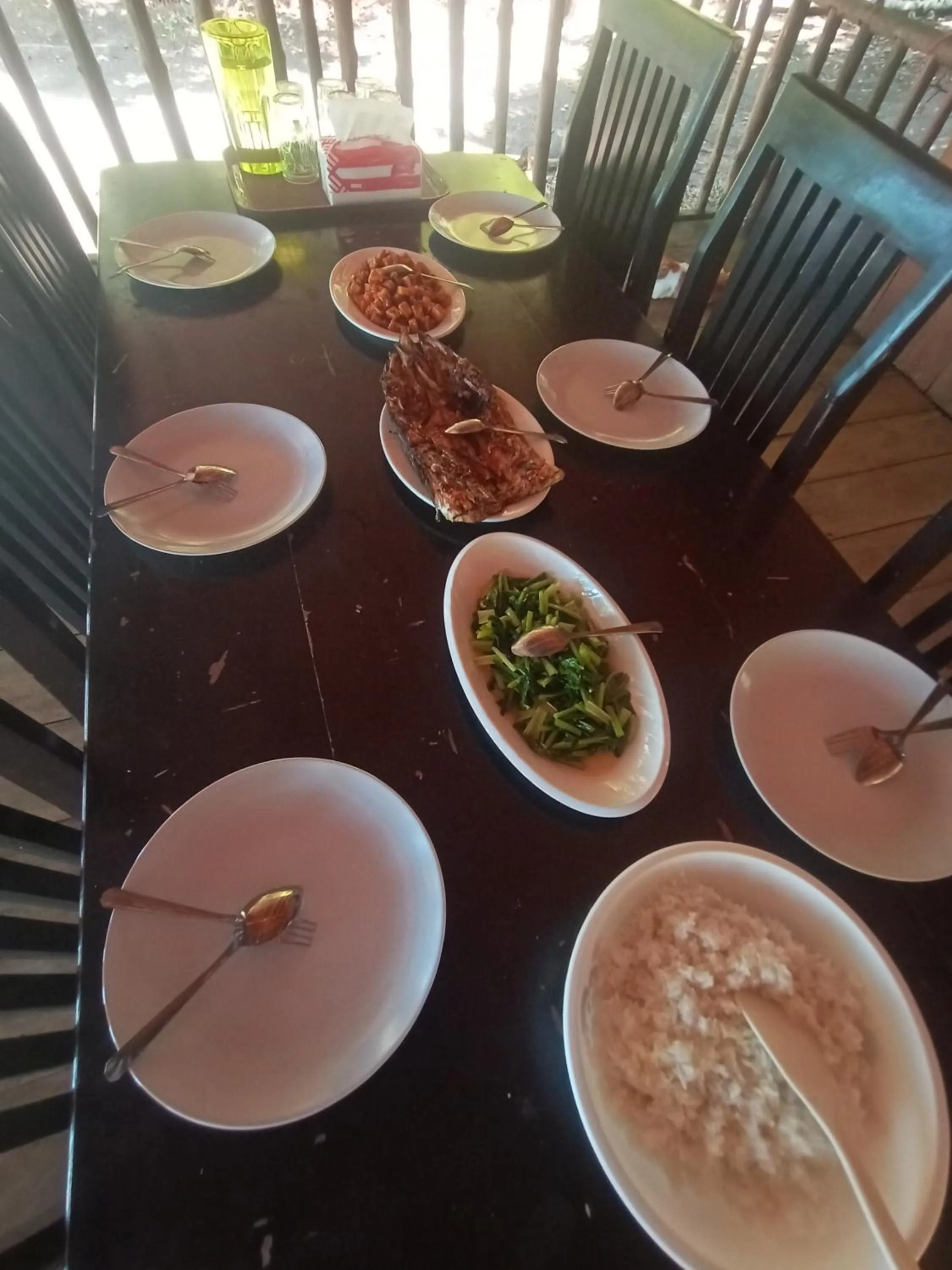 Food and drinks in Tanjung Kalemo Resort