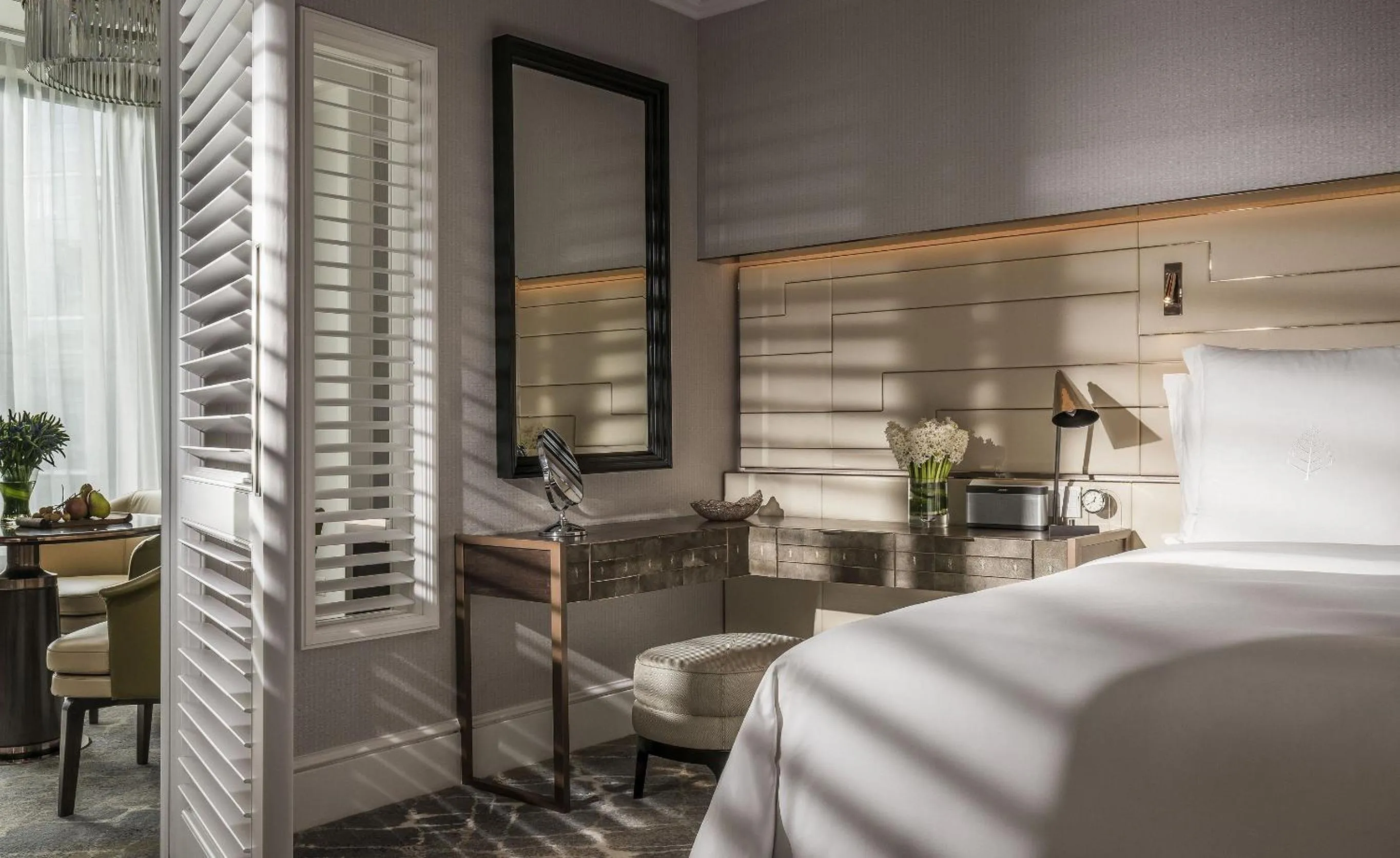 TV and multimedia, Bed in Four Seasons Hotel Singapore