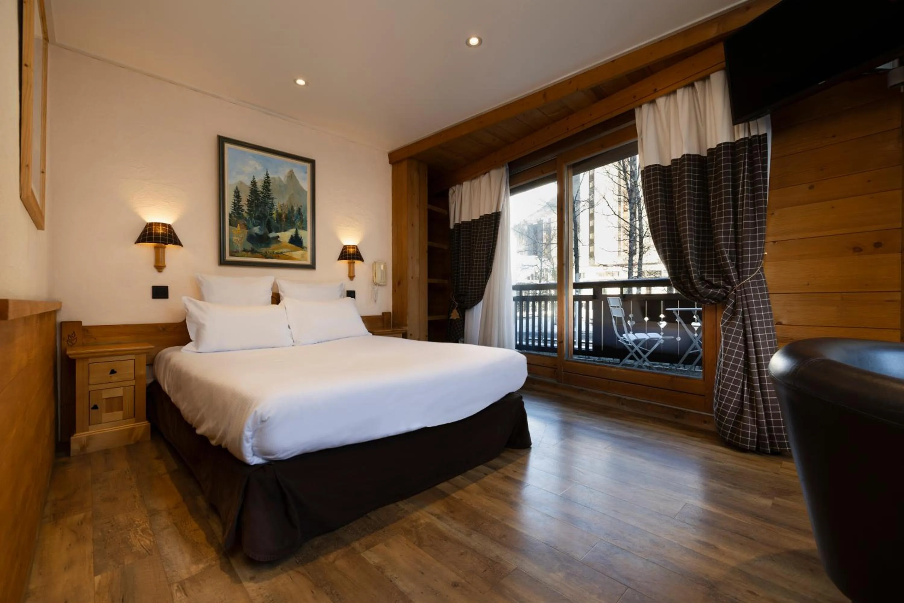 Balcony/Terrace, Bed in Hôtel de L'Arve by HappyCulture