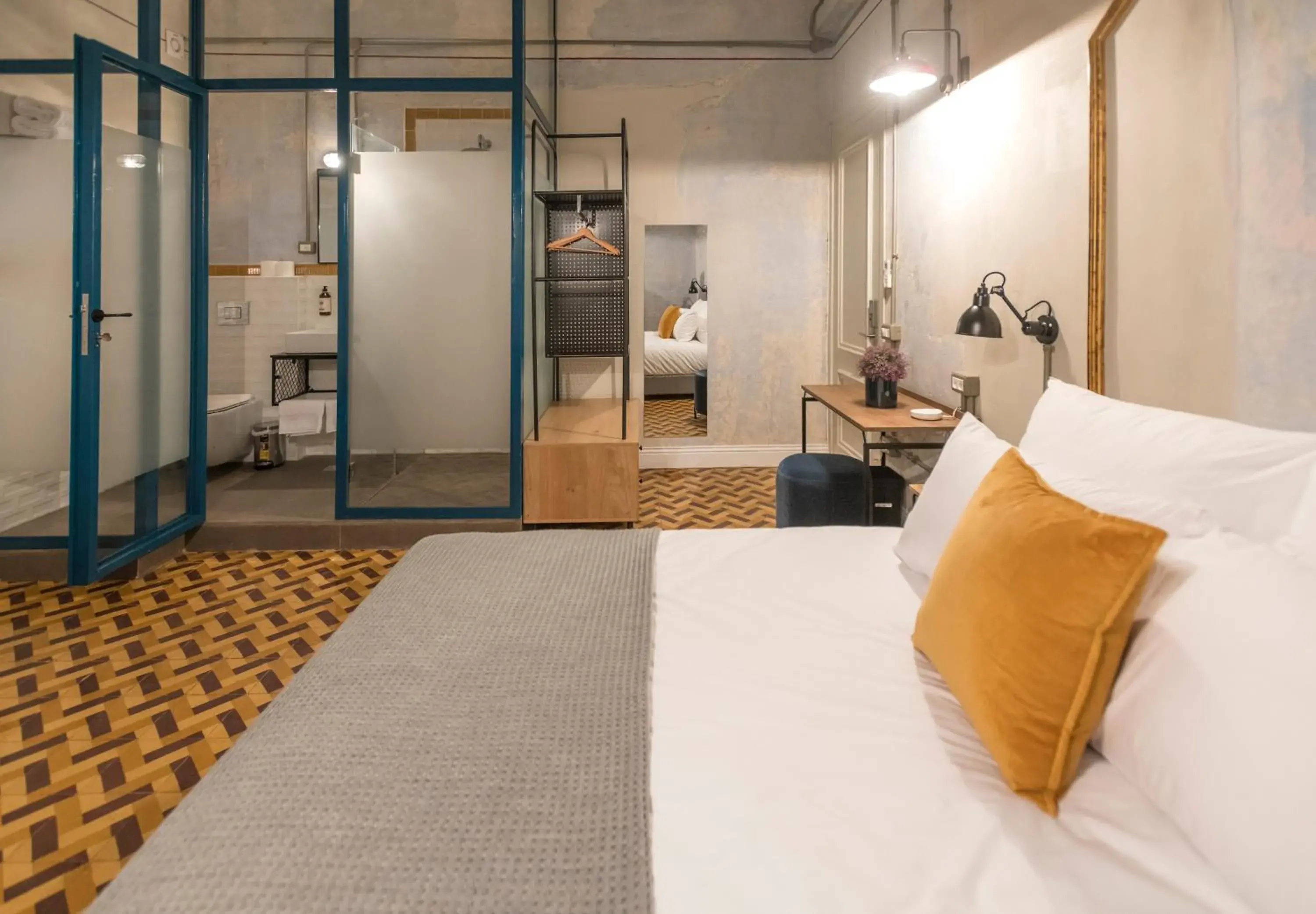 Deluxe Double Room with Balcony in Jojo TLV Deluxe Double Room with Balcony in Jojo TLV