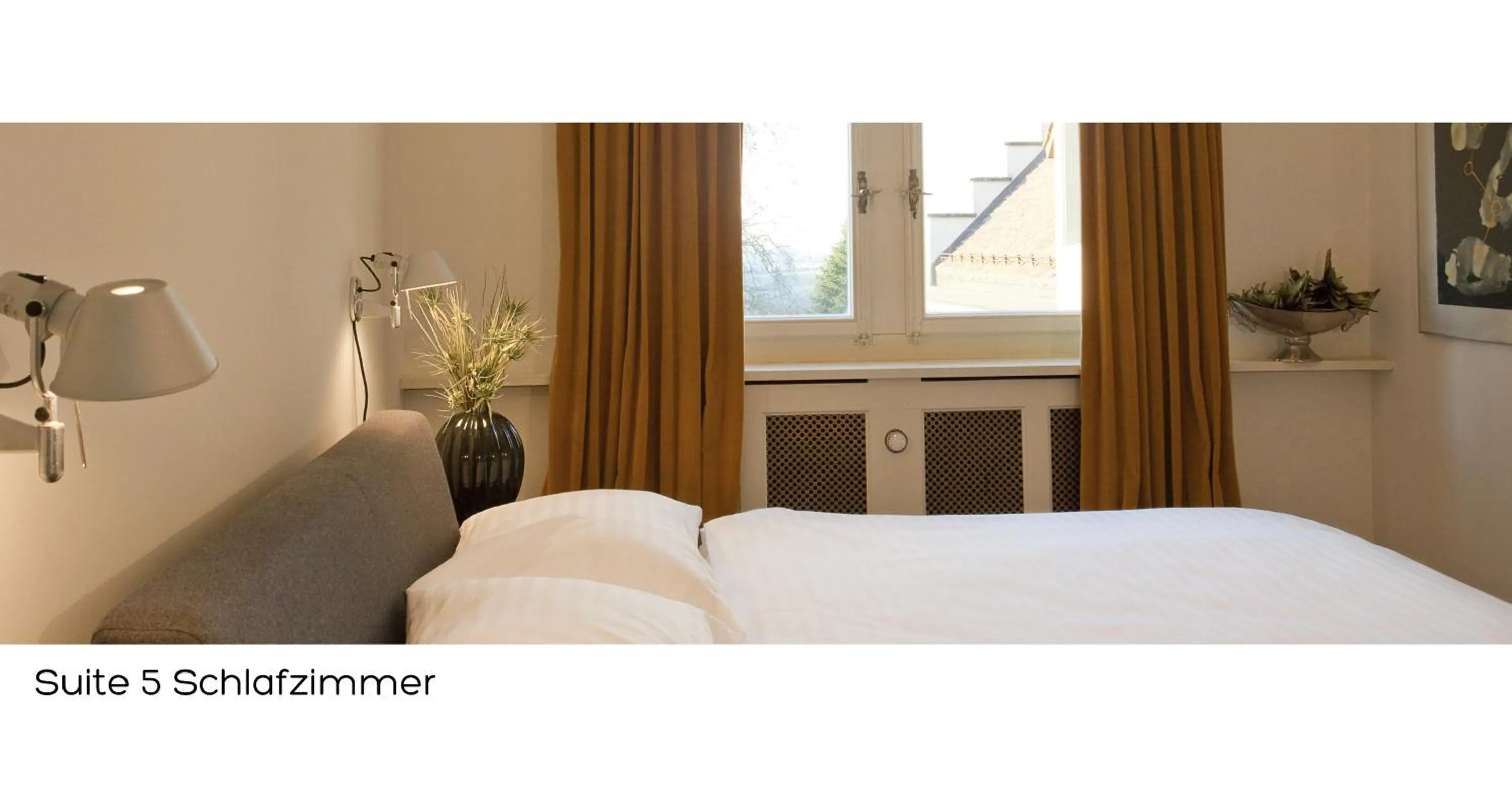 Decorative detail, Bed in Schloss Brunnegg