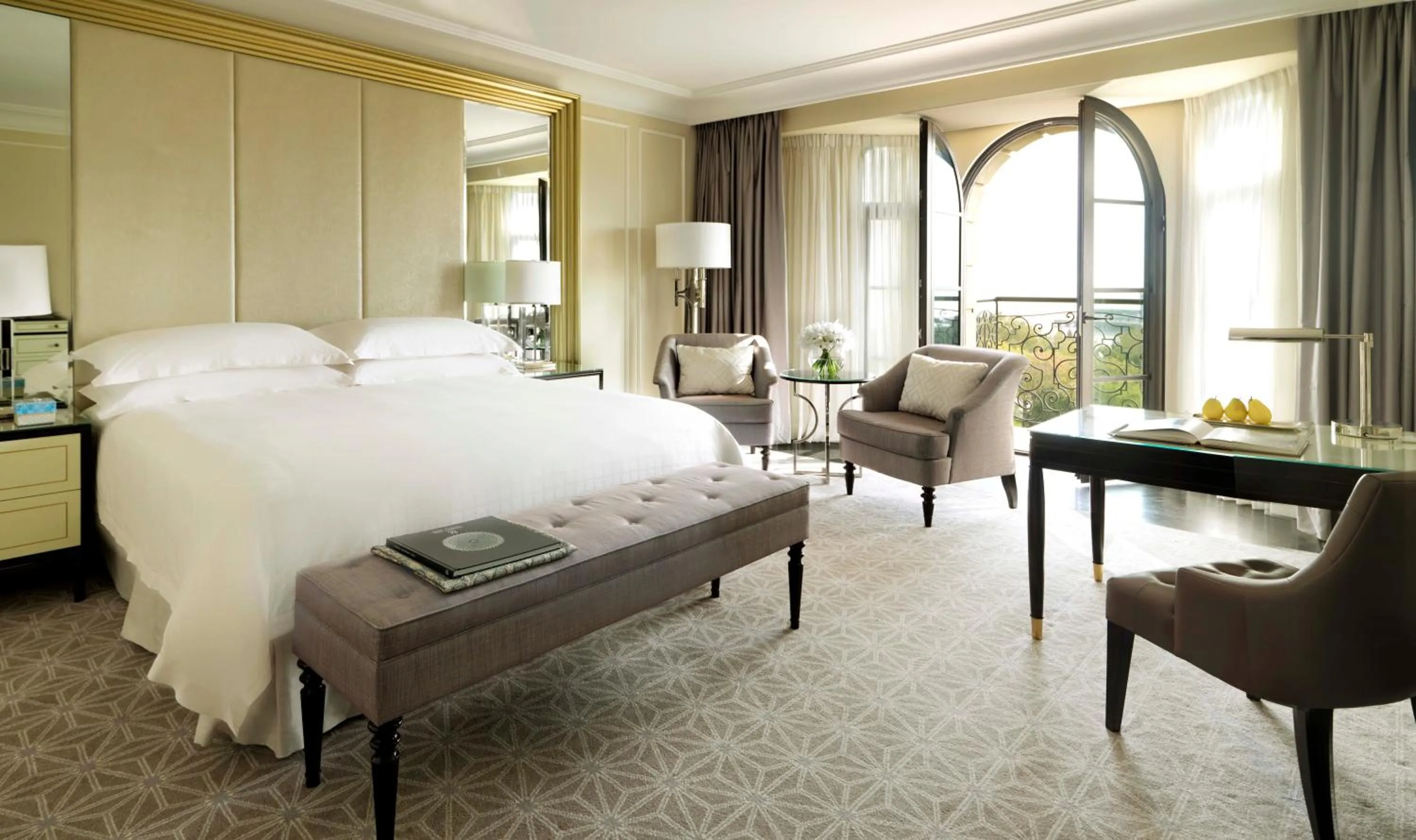 Photo of the whole room, Bed in Four Seasons Hotel Baku