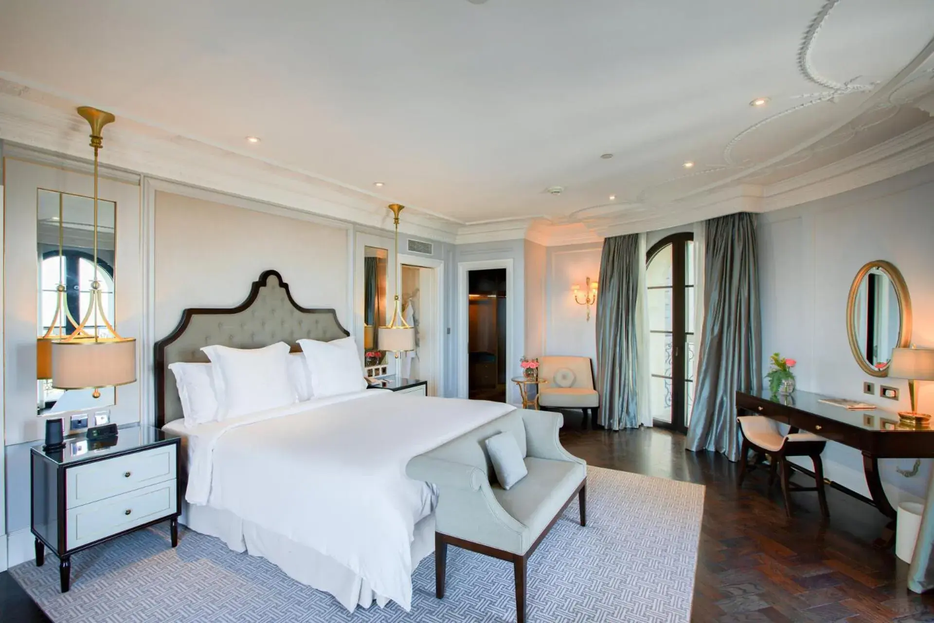 Promenade Suite in Four Seasons Hotel Baku Promenade Suite in Four Seasons Hotel Baku