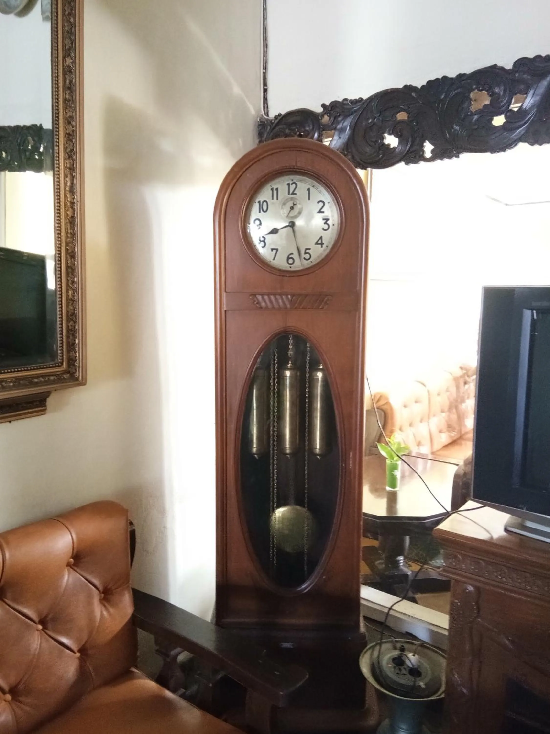 Communal lounge/ TV room in Prayogo Lama Family GH Prawirotaman