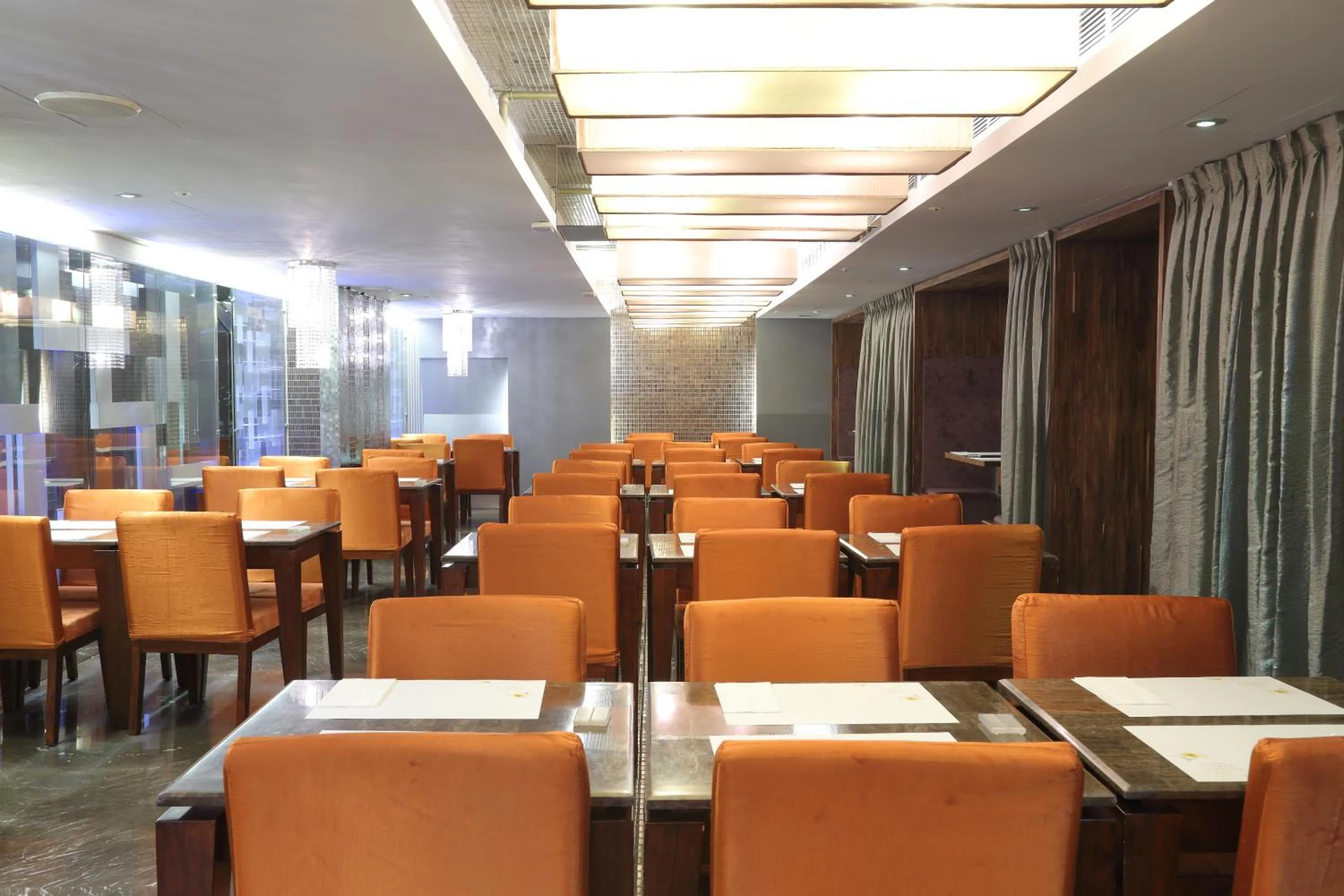 Restaurant/places to eat in In One City Inn