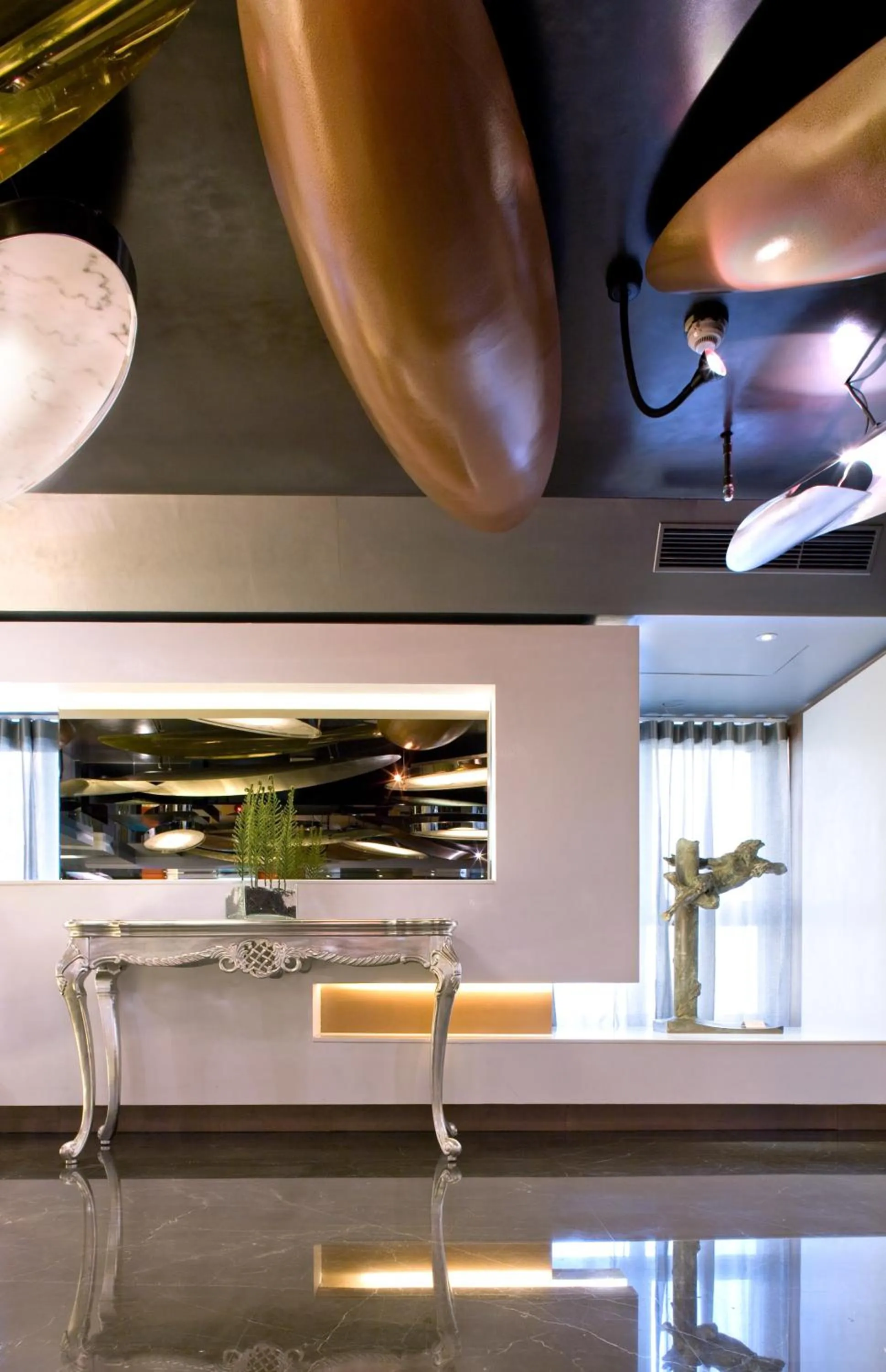 Decorative detail in In One City Inn