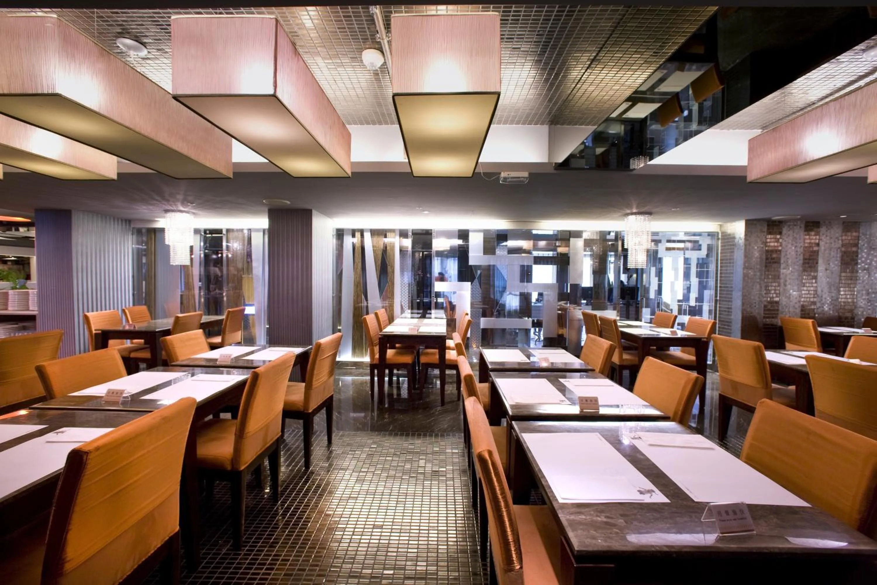 Restaurant/places to eat in In One City Inn