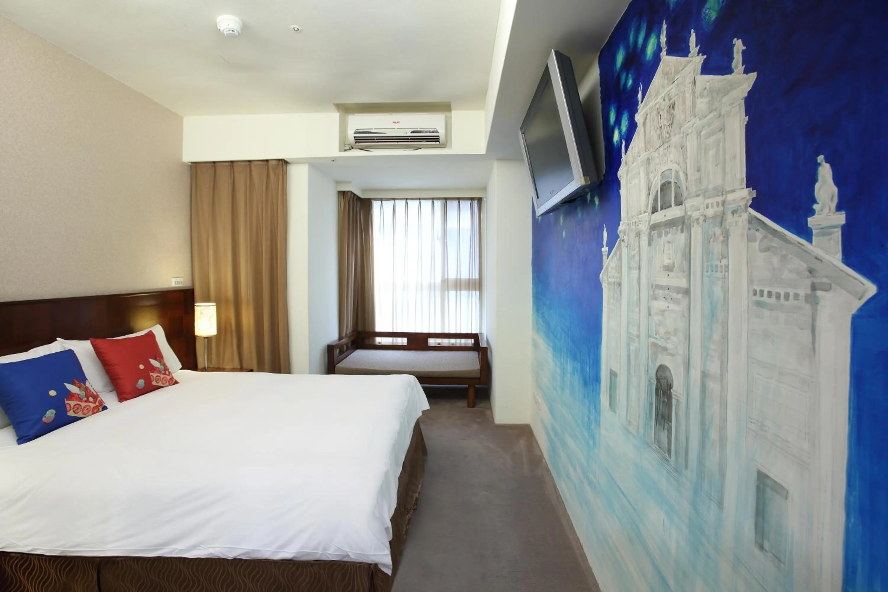 Bed in In One City Inn