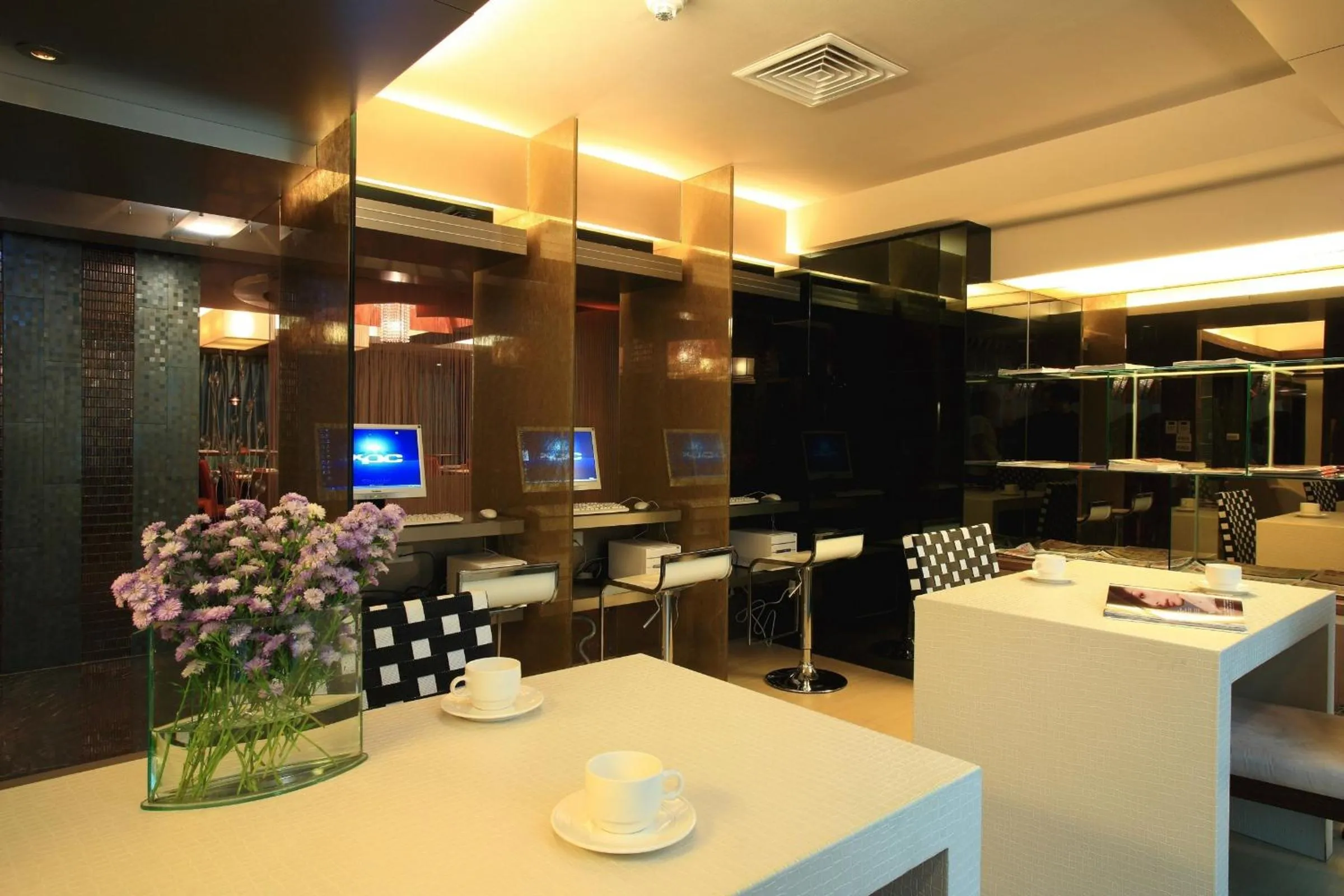 Business facilities in In One City Inn
