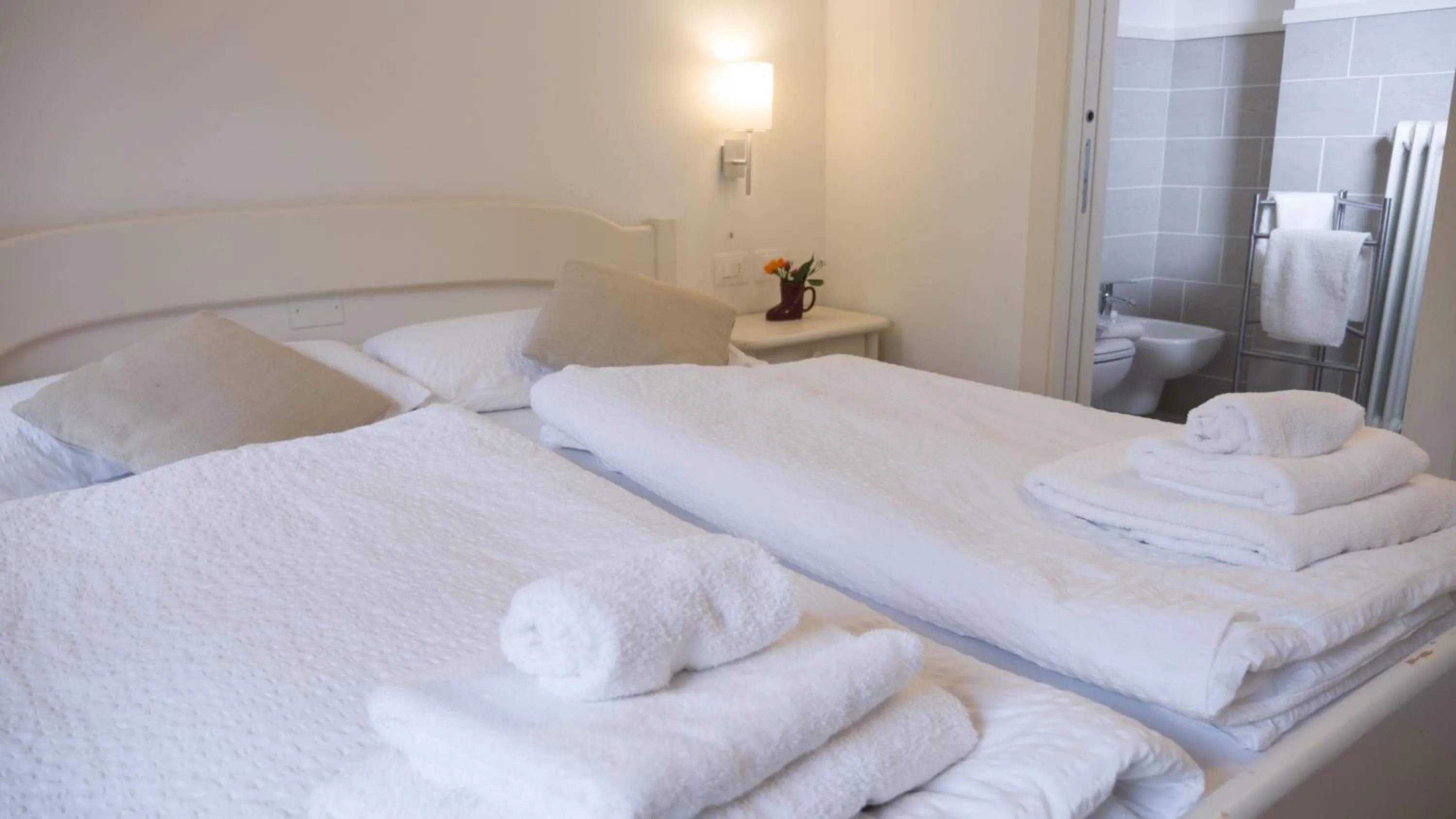 Bed in Hotel B&B Francolini