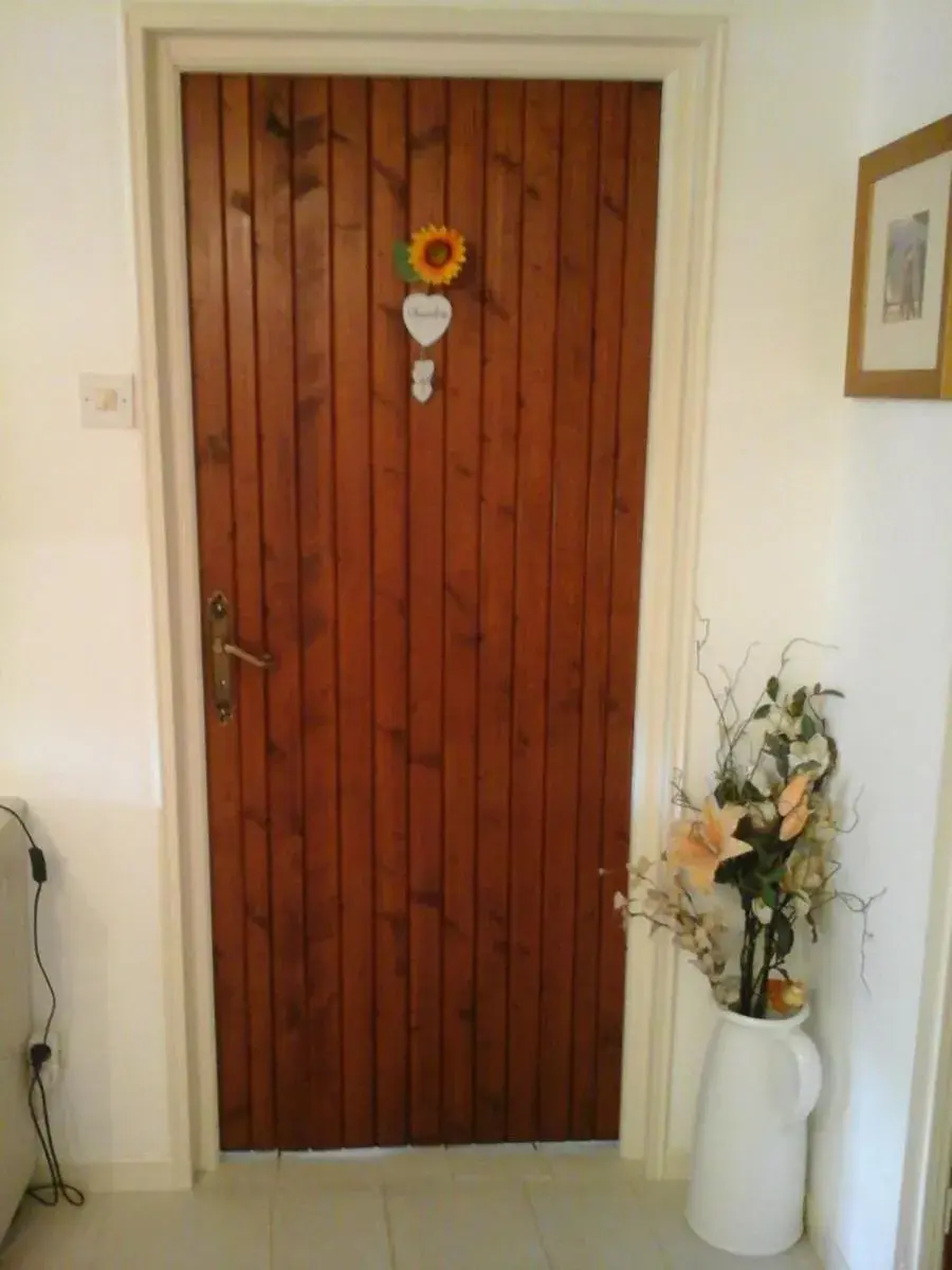 Deluxe Double Room with Shower - single occupancy in La Maison Des Fleurs Deluxe Double Room with Shower - single occupancy in La Maison Des Fleurs