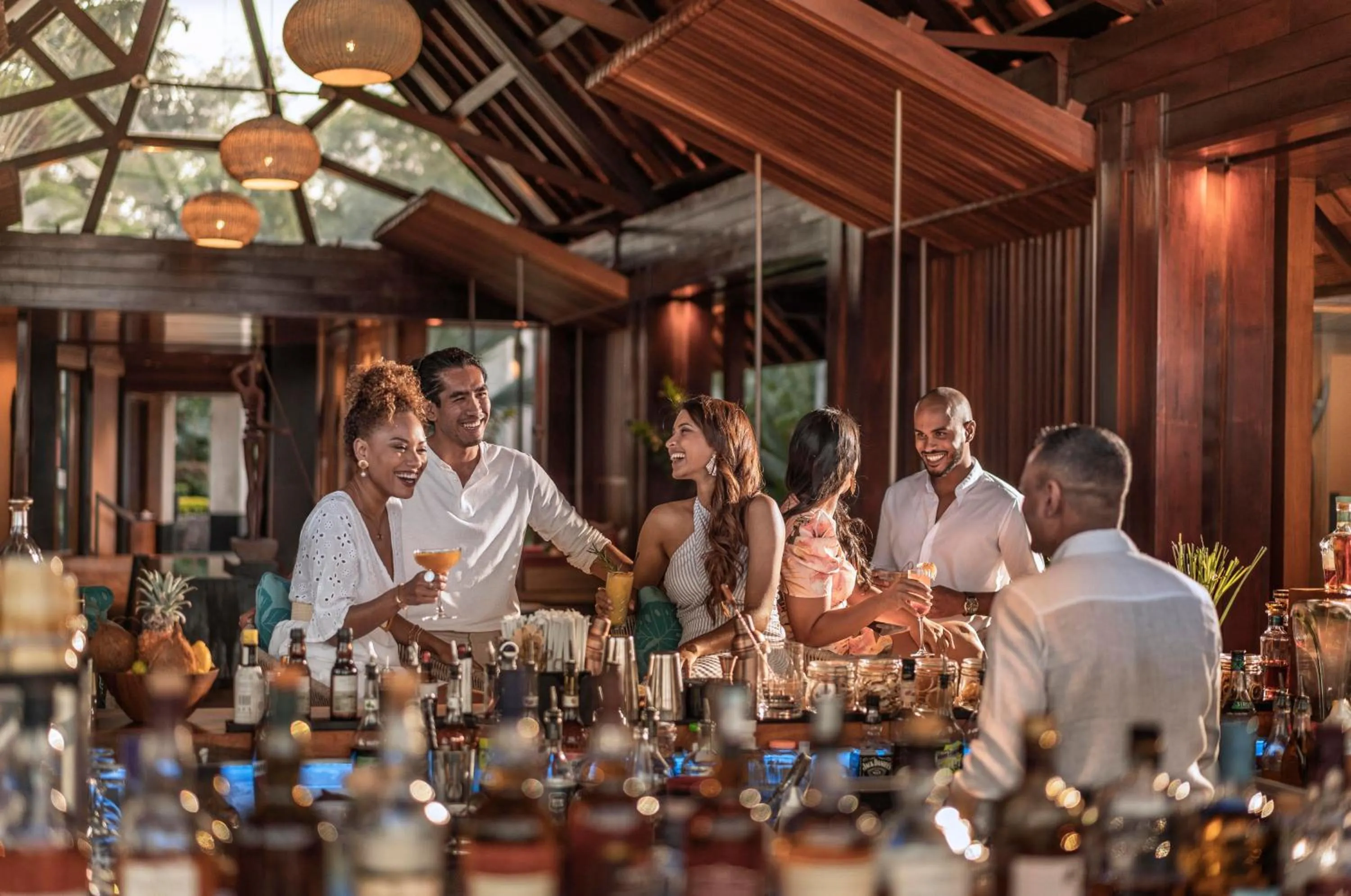 Lounge or bar in Four Seasons Resort Mauritius at Anahita