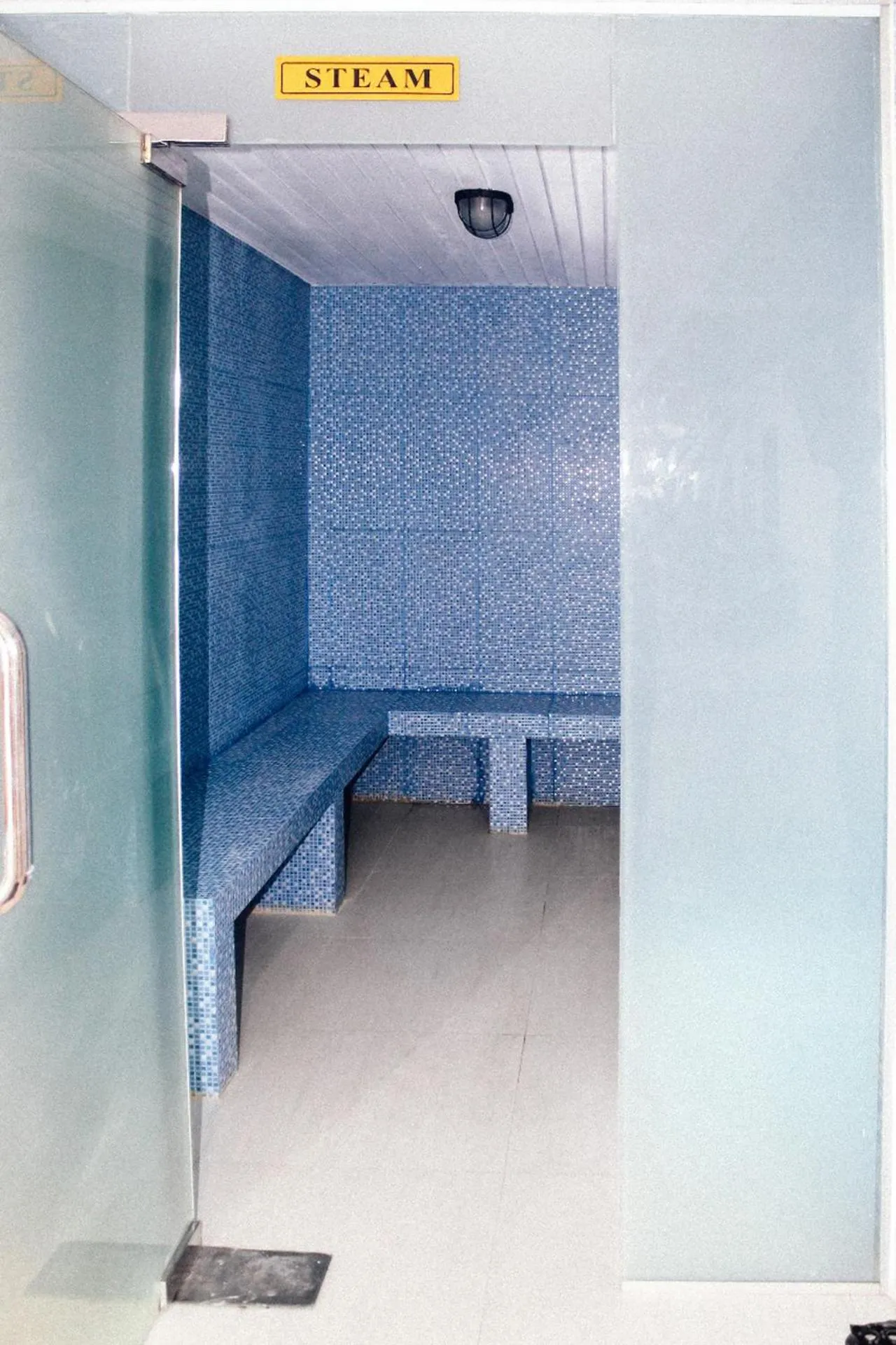 Steam room in Comforta Dumai