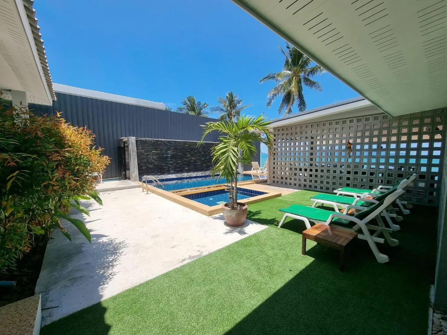 Swimming pool in Pico Samui