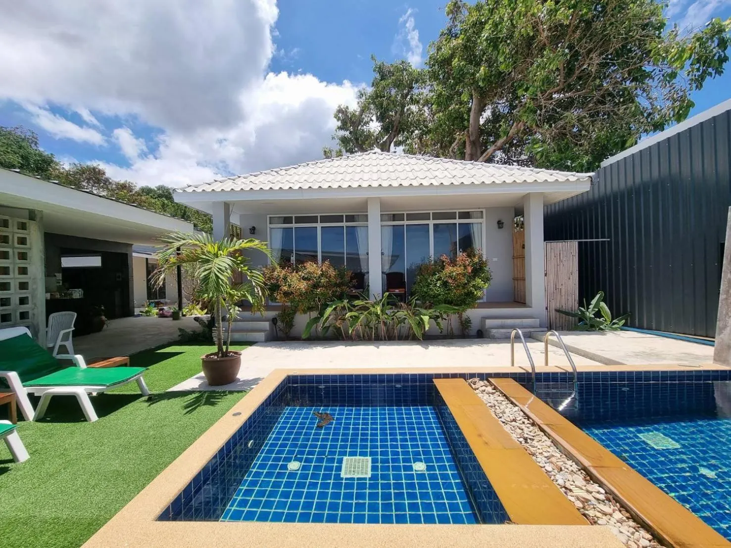 Swimming pool in Pico Samui
