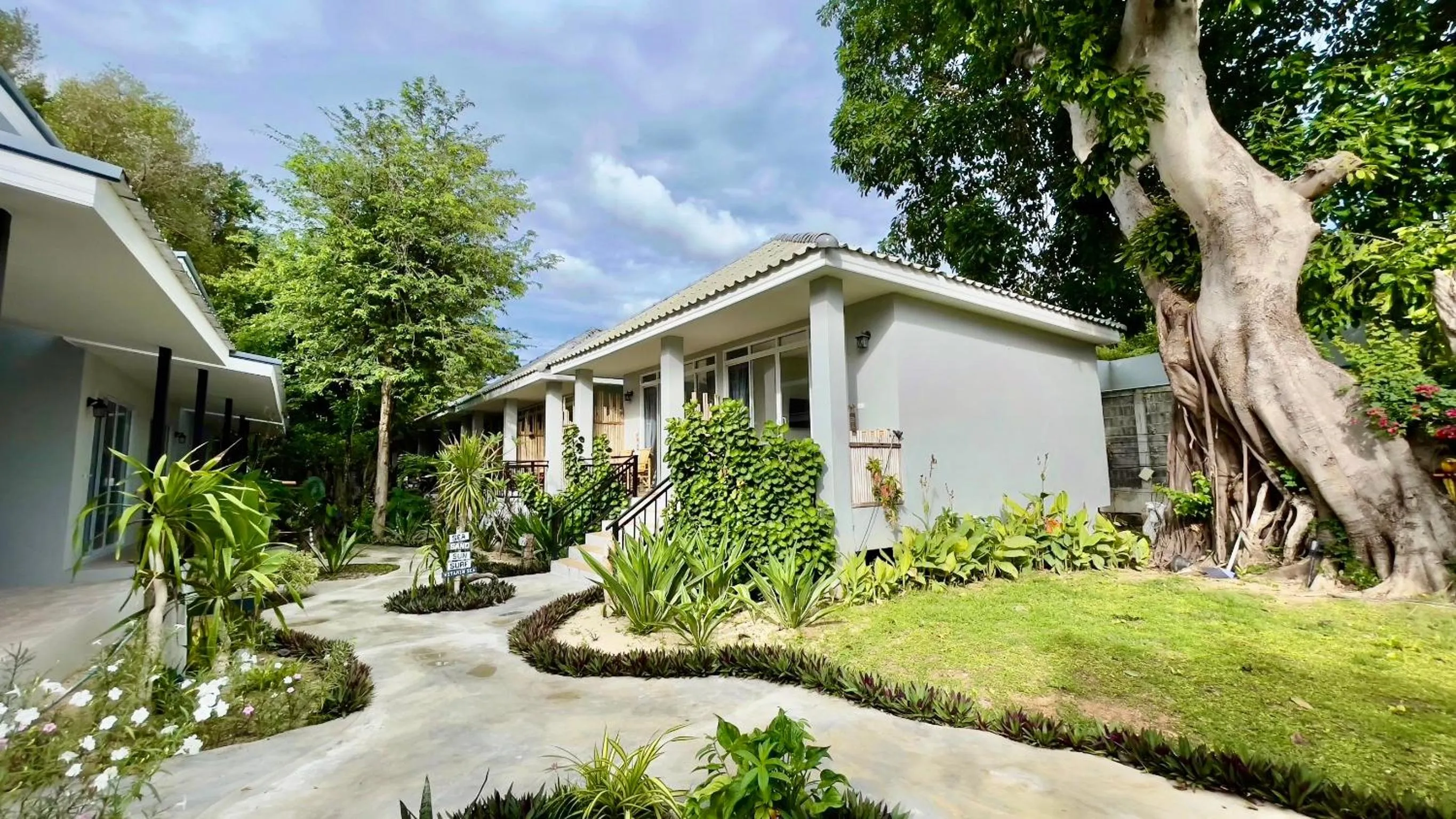 Property building in Pico Samui