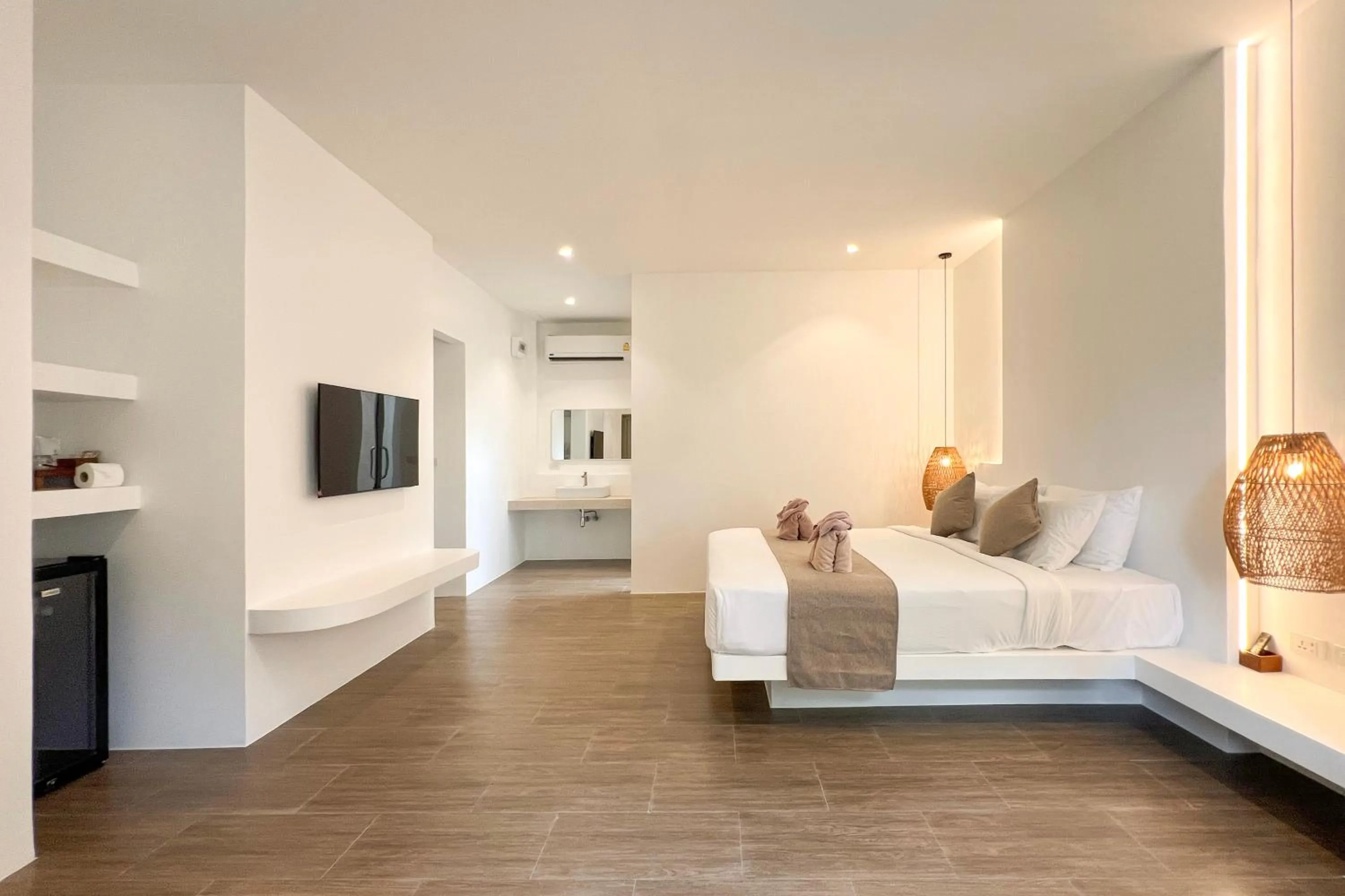 Photo of the whole room, Bed in Pico Samui