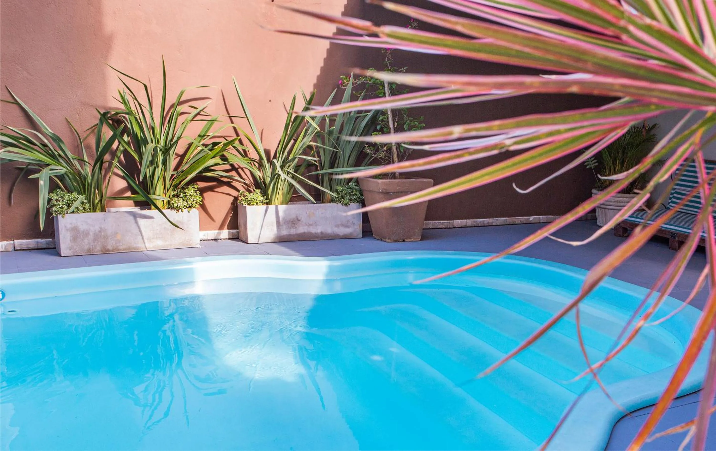 Swimming pool in Pousada Castelinho