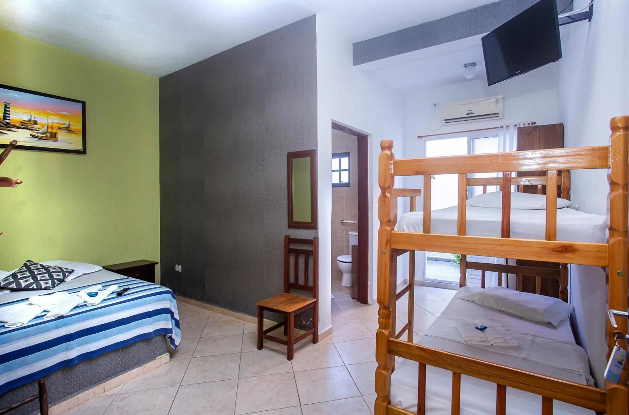 Photo of the whole room, Bed in Pousada Castelinho