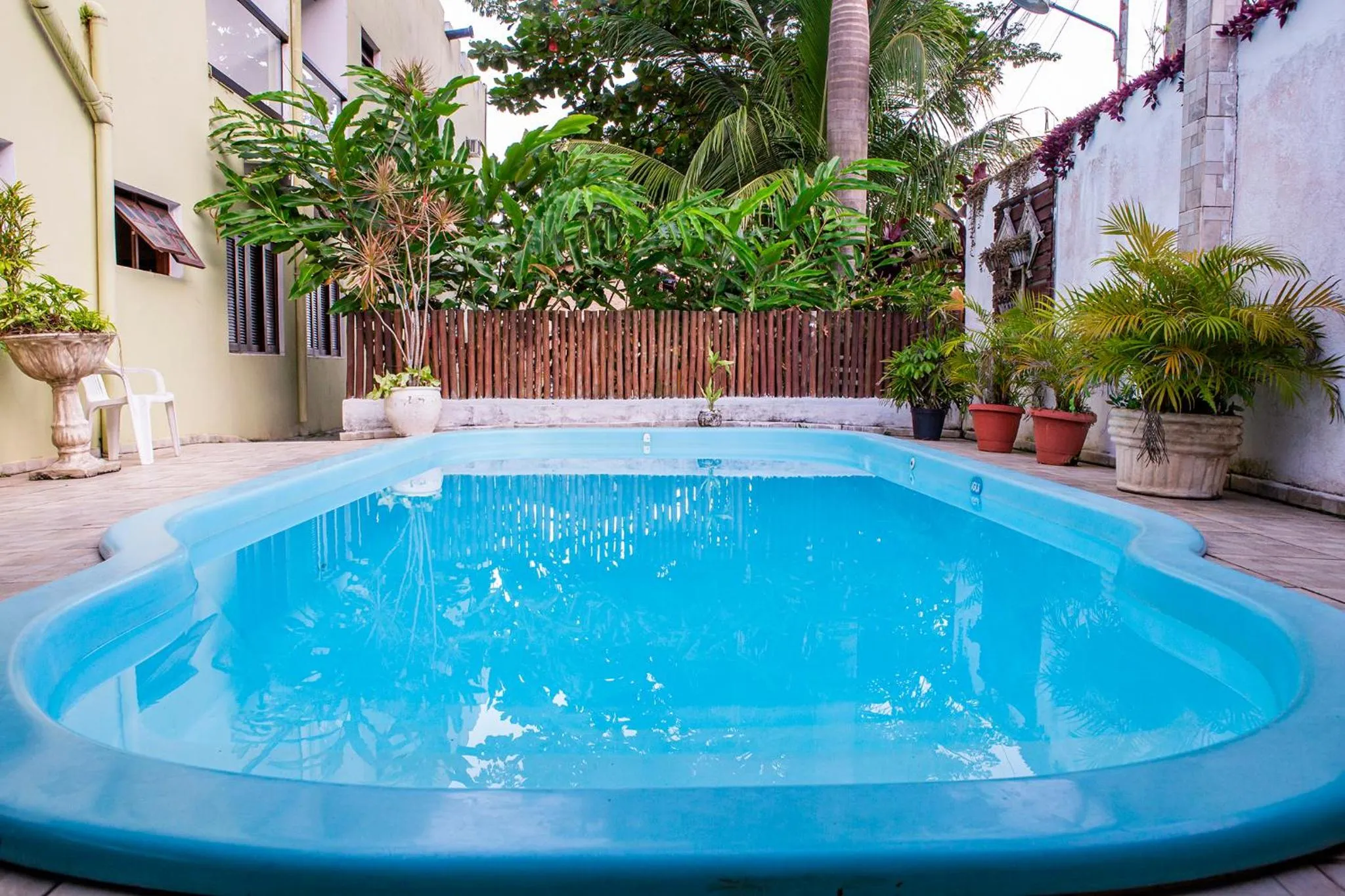 Swimming pool in Pousada Castelinho