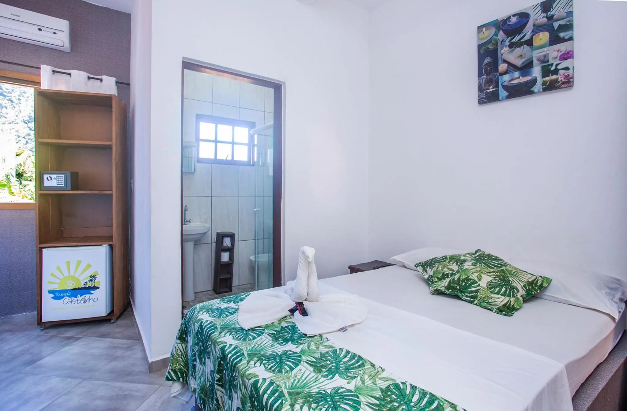 Bedroom, Bed in Pousada Castelinho