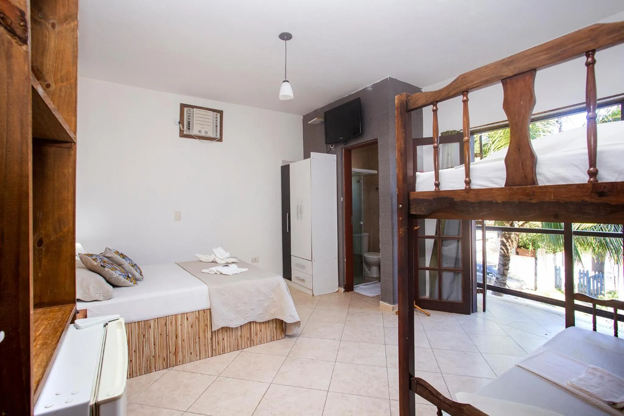 Bedroom, Bed in Pousada Castelinho