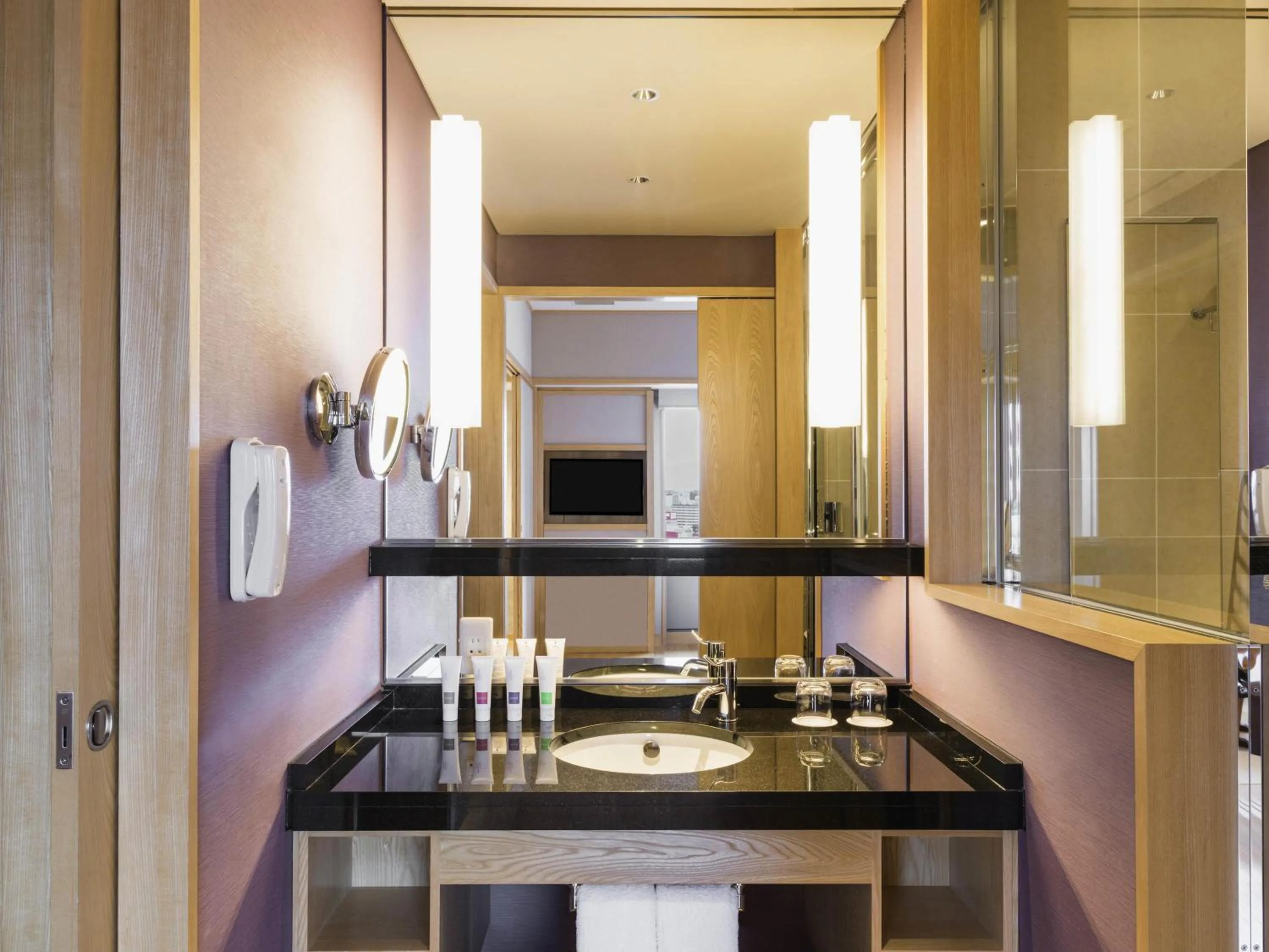 Bedroom in Swissotel Nankai Osaka