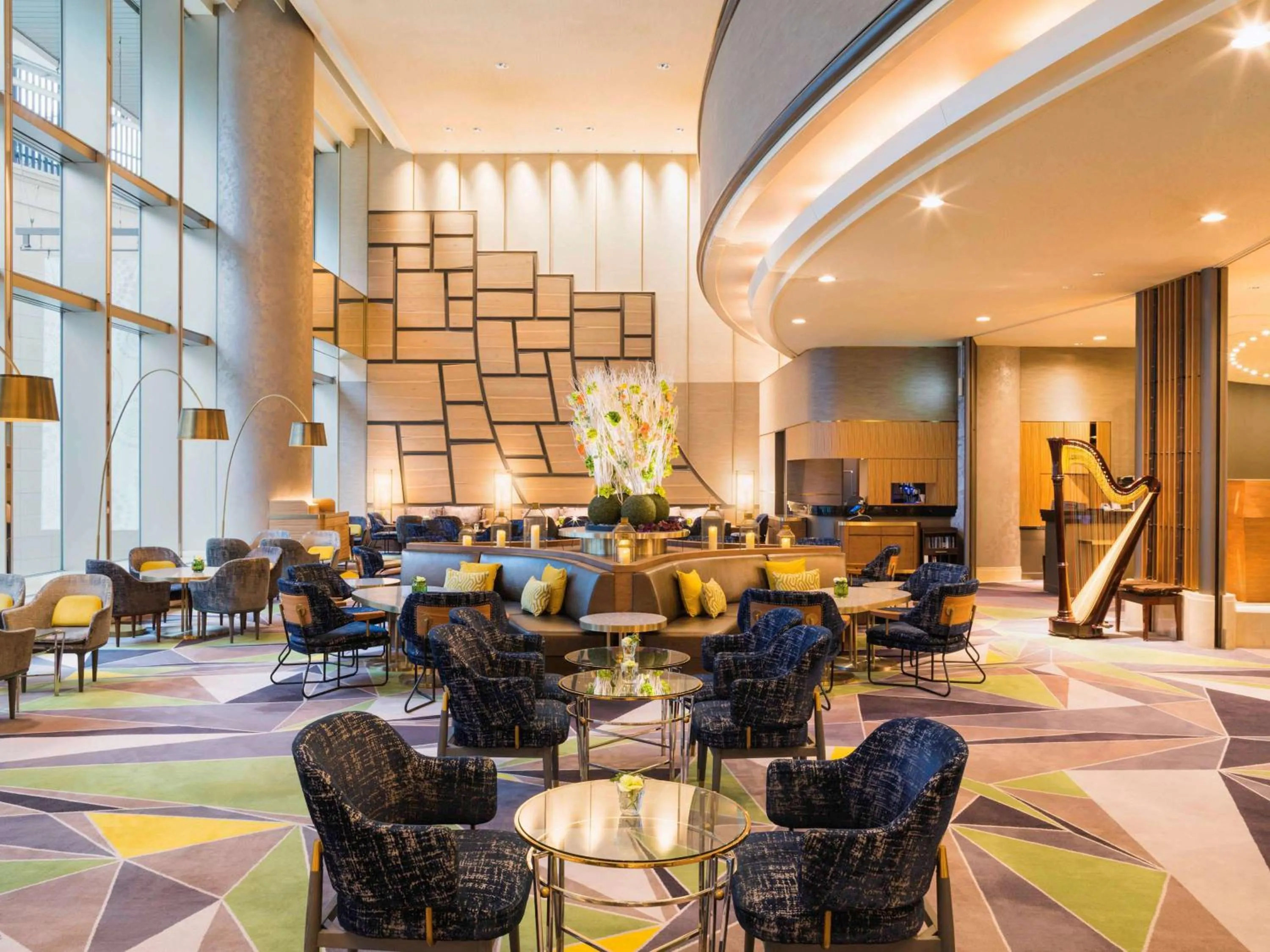 Lounge or bar in Swissotel Nankai Osaka