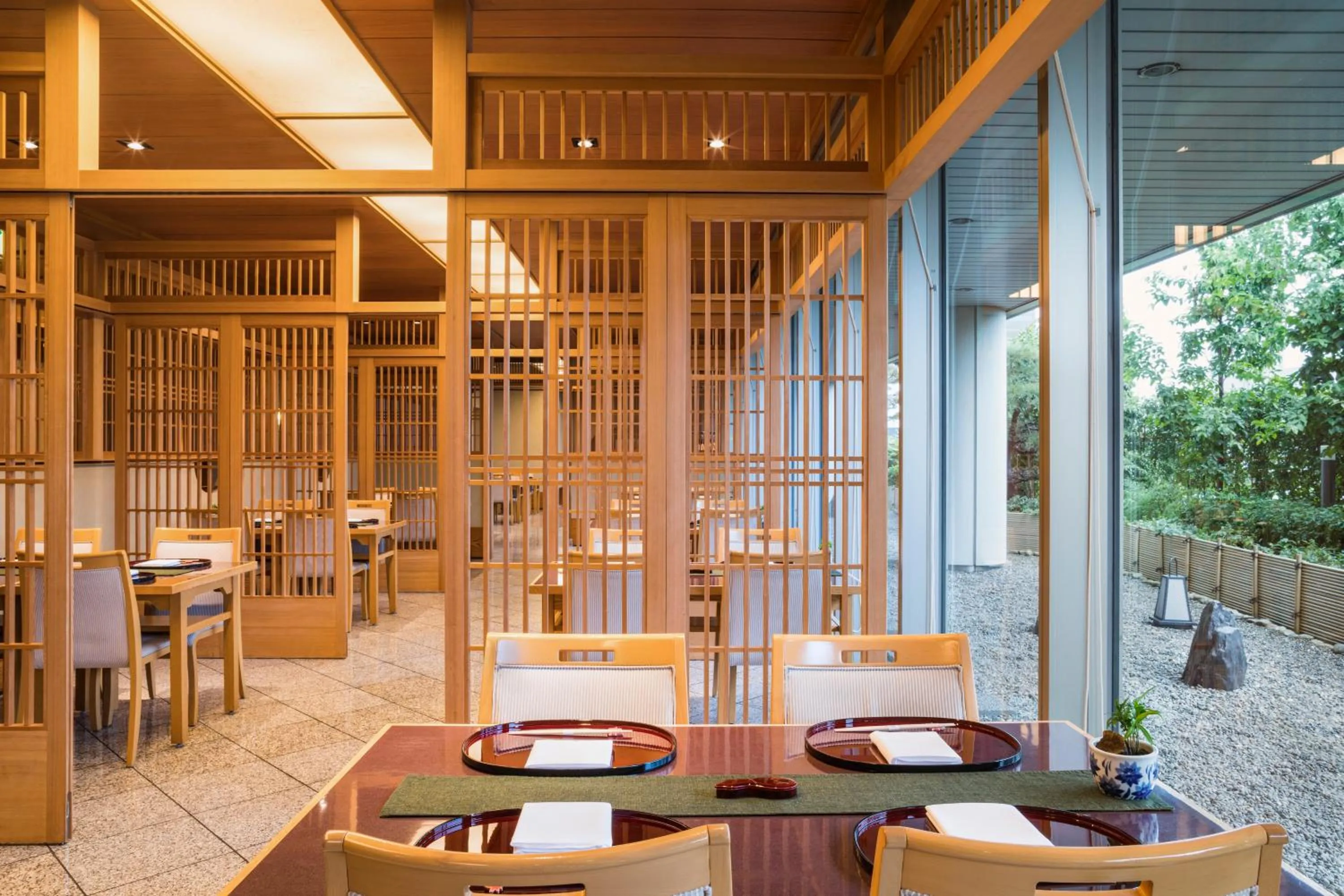 Restaurant/places to eat in Swissotel Nankai Osaka