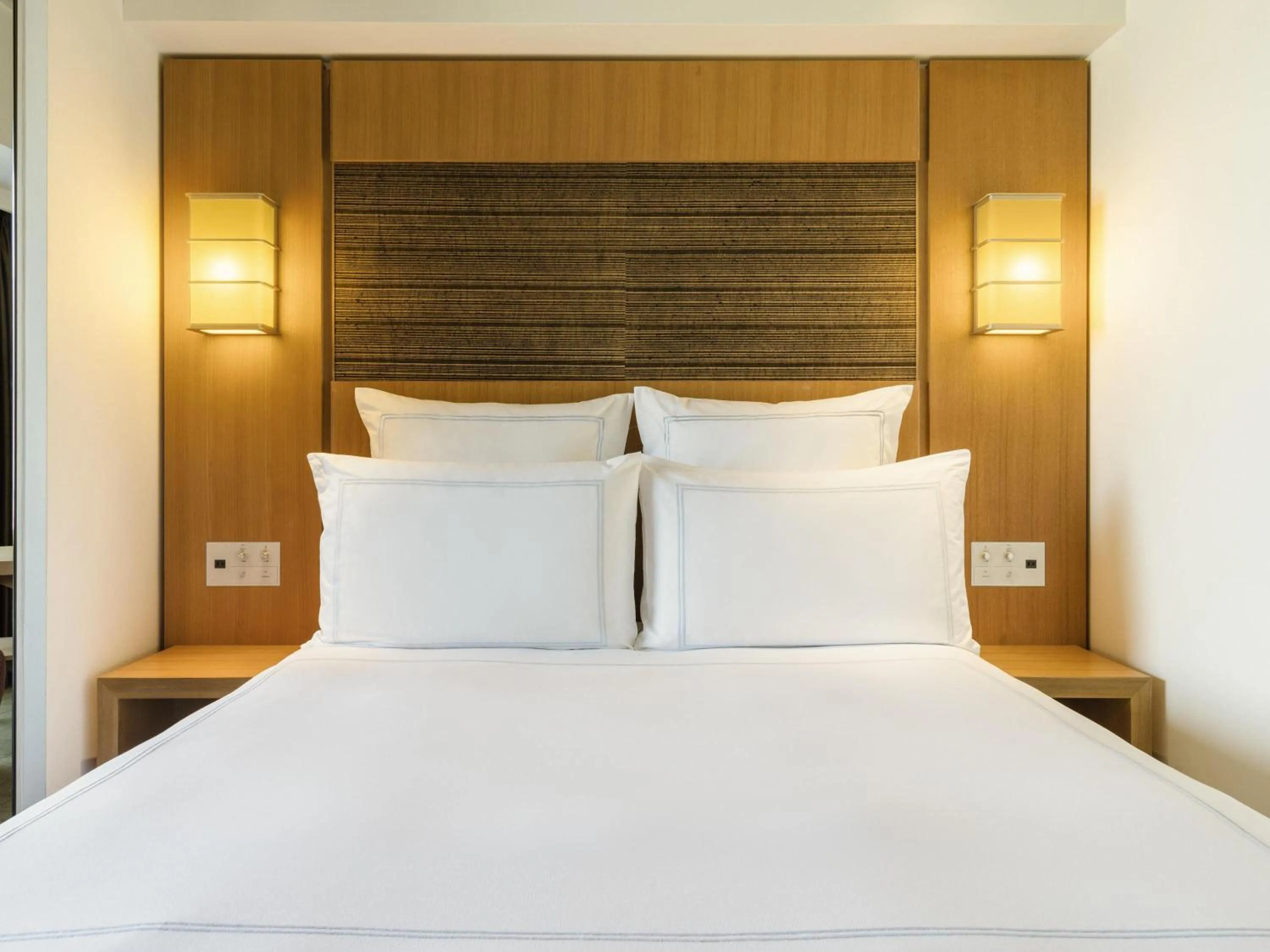 Bedroom, Bed in Swissotel Nankai Osaka