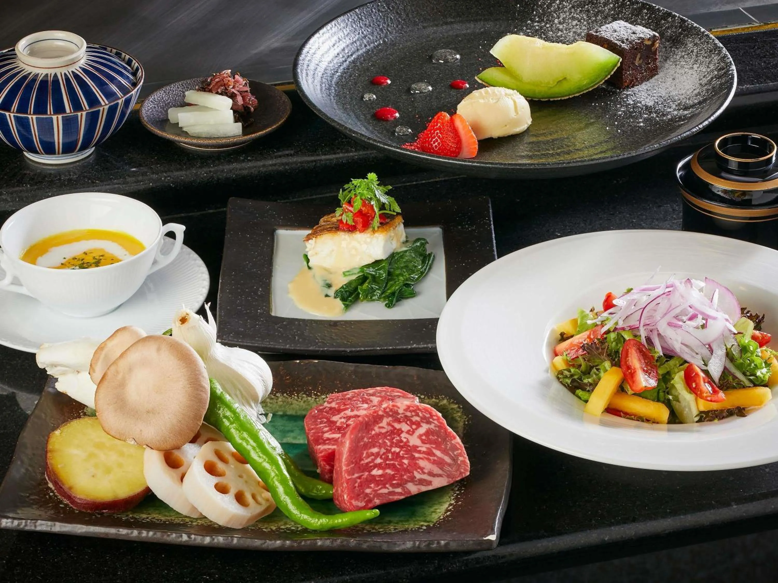 Restaurant/places to eat in Swissotel Nankai Osaka