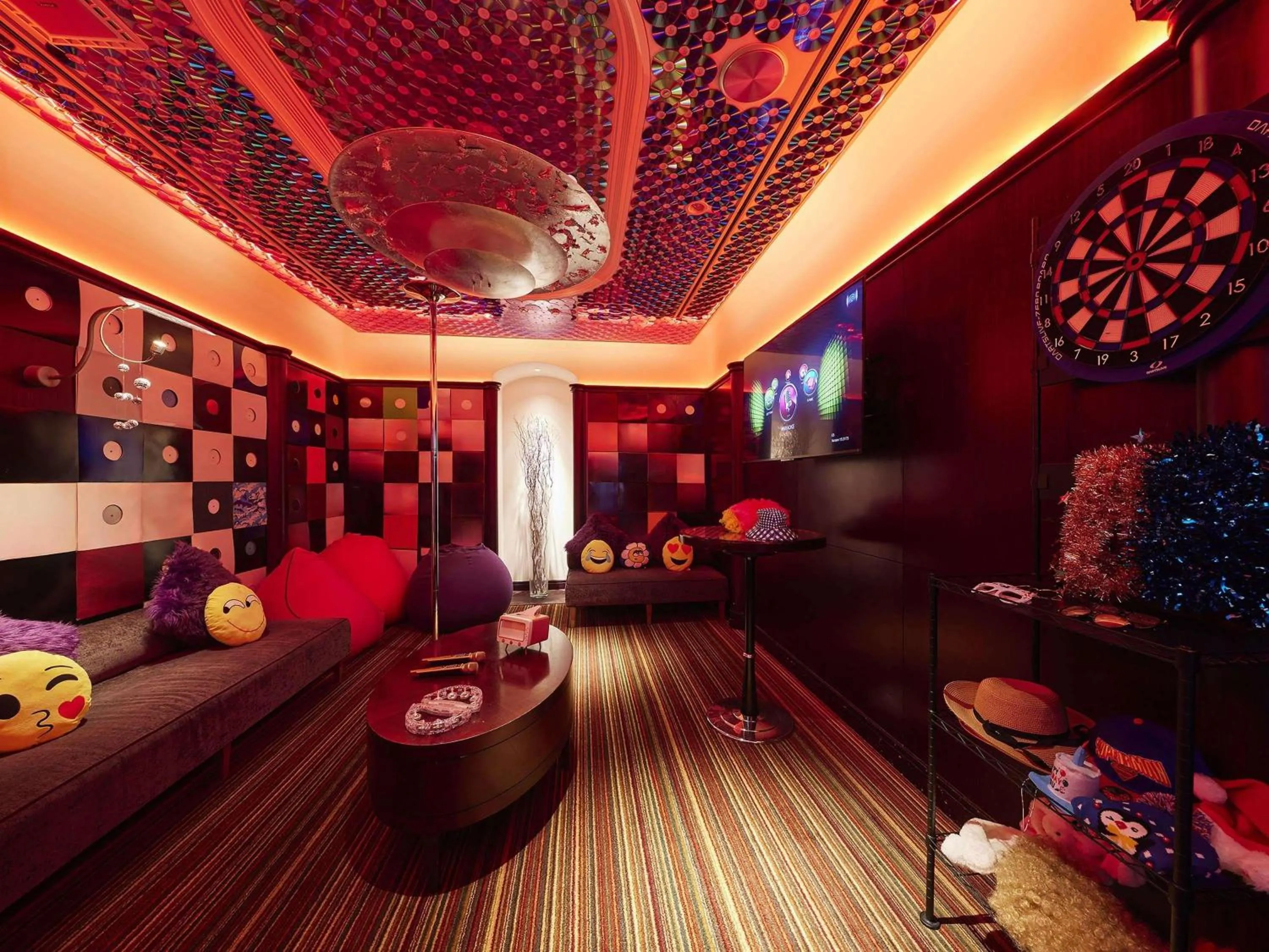 Lounge or bar in Swissotel Nankai Osaka